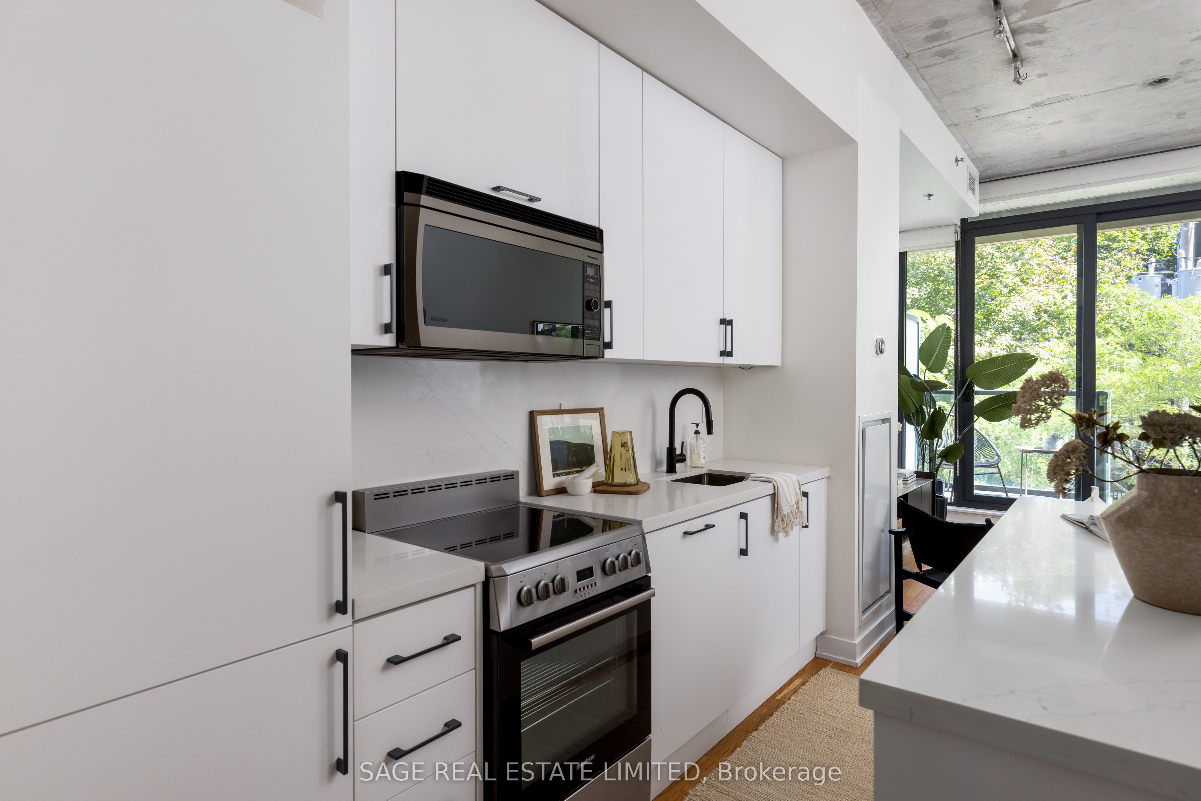 8 Dovercourt Road 216 Property Photo 3