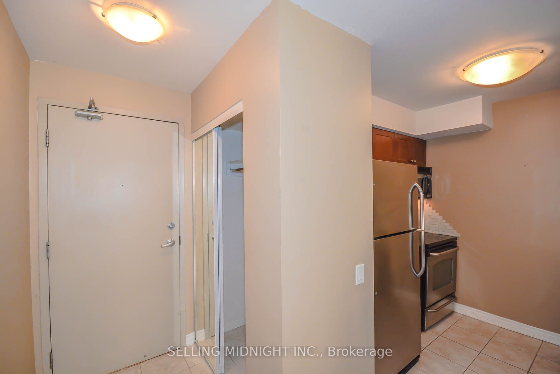 60 St Clair Avenue W 502 Property Photo 2