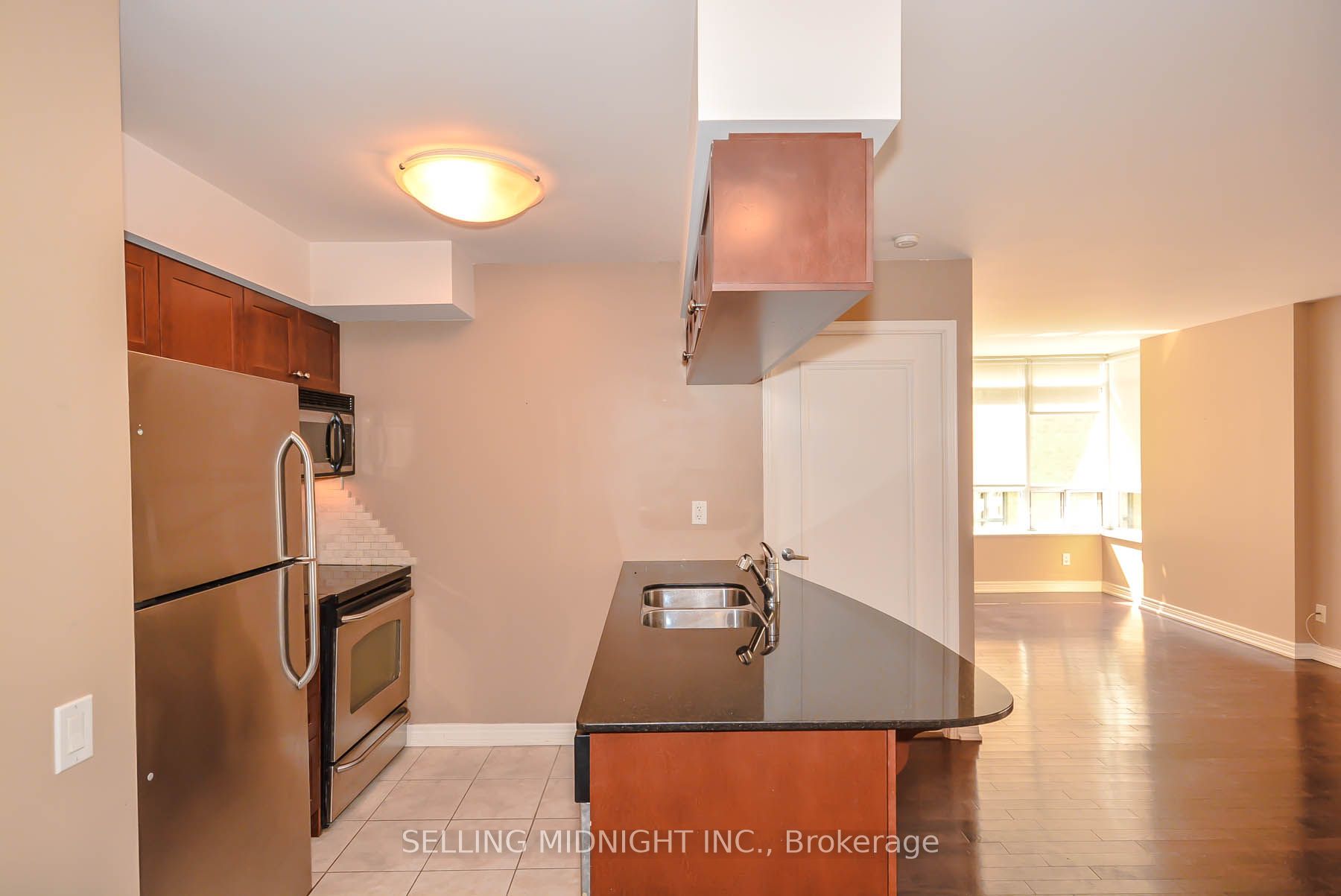 60 St Clair Avenue W 502 Property Photo 3