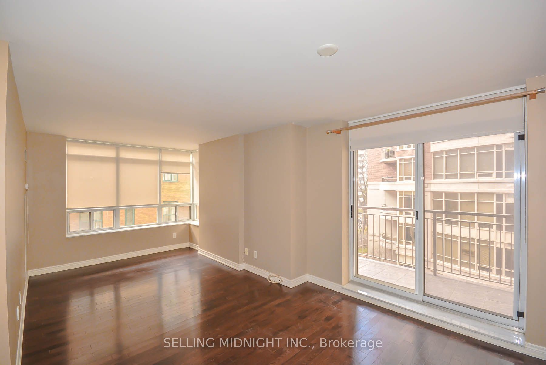 60 St Clair Avenue W 502 Property Photo 9