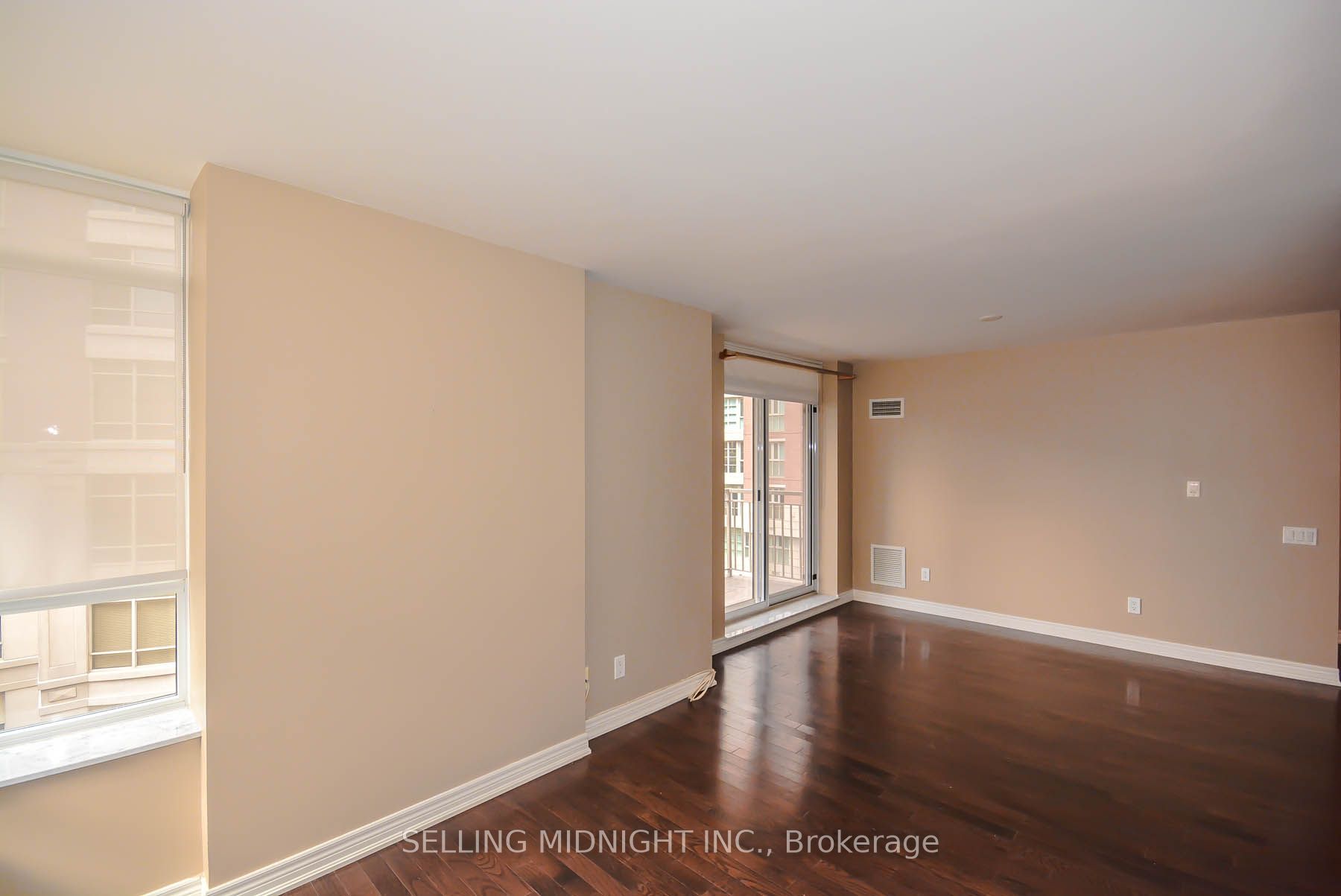 60 St Clair Avenue W 502 Property Photo 11