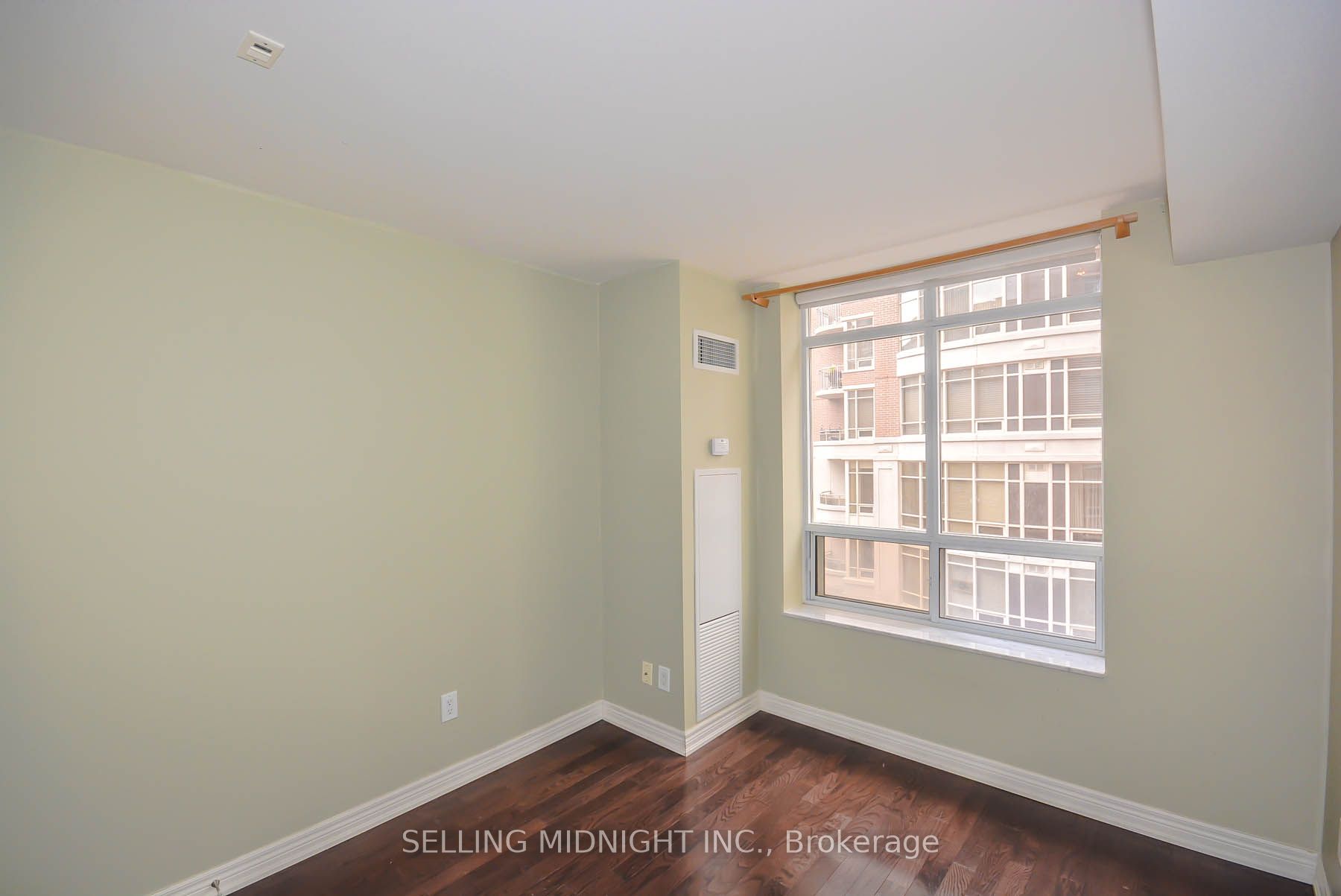 60 St Clair Avenue W 502 Property Photo 19