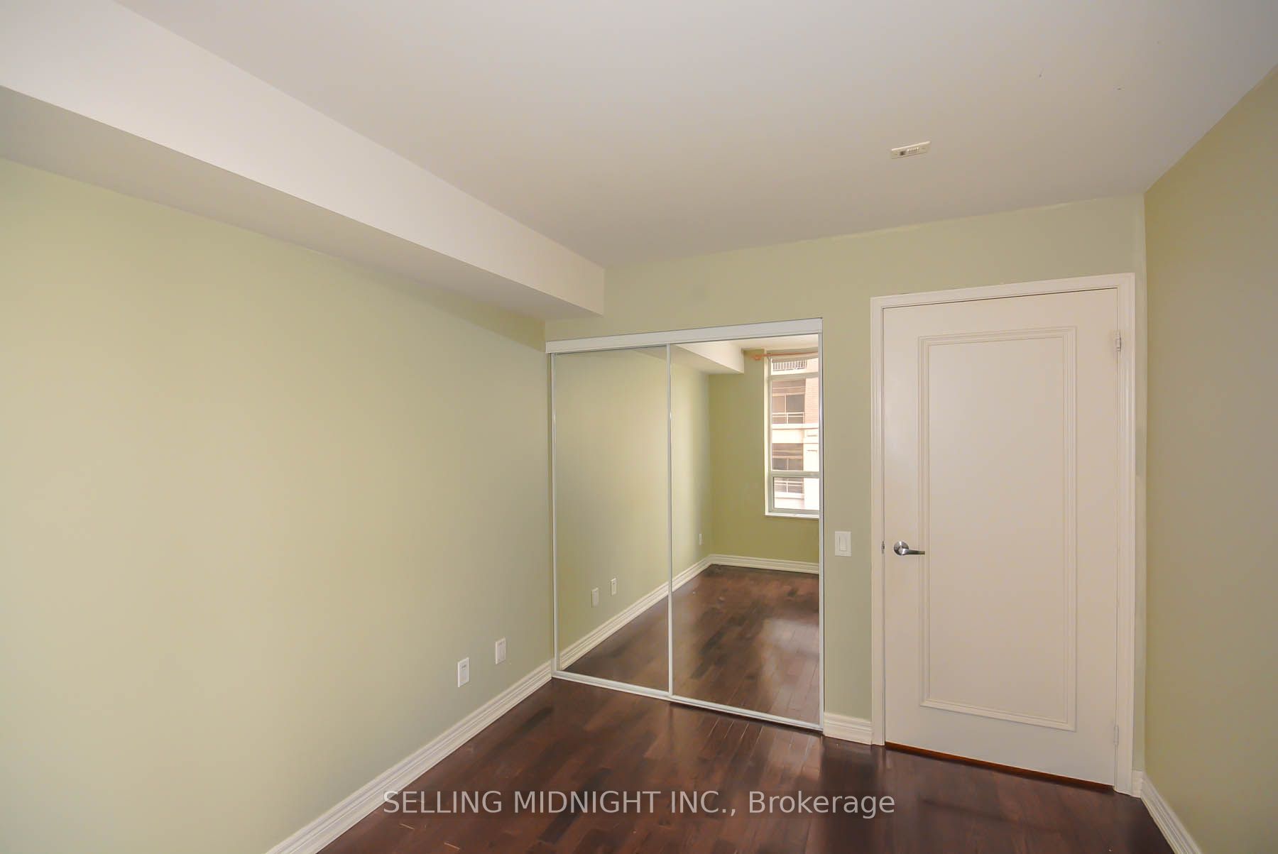 60 St Clair Avenue W 502 Property Photo 21