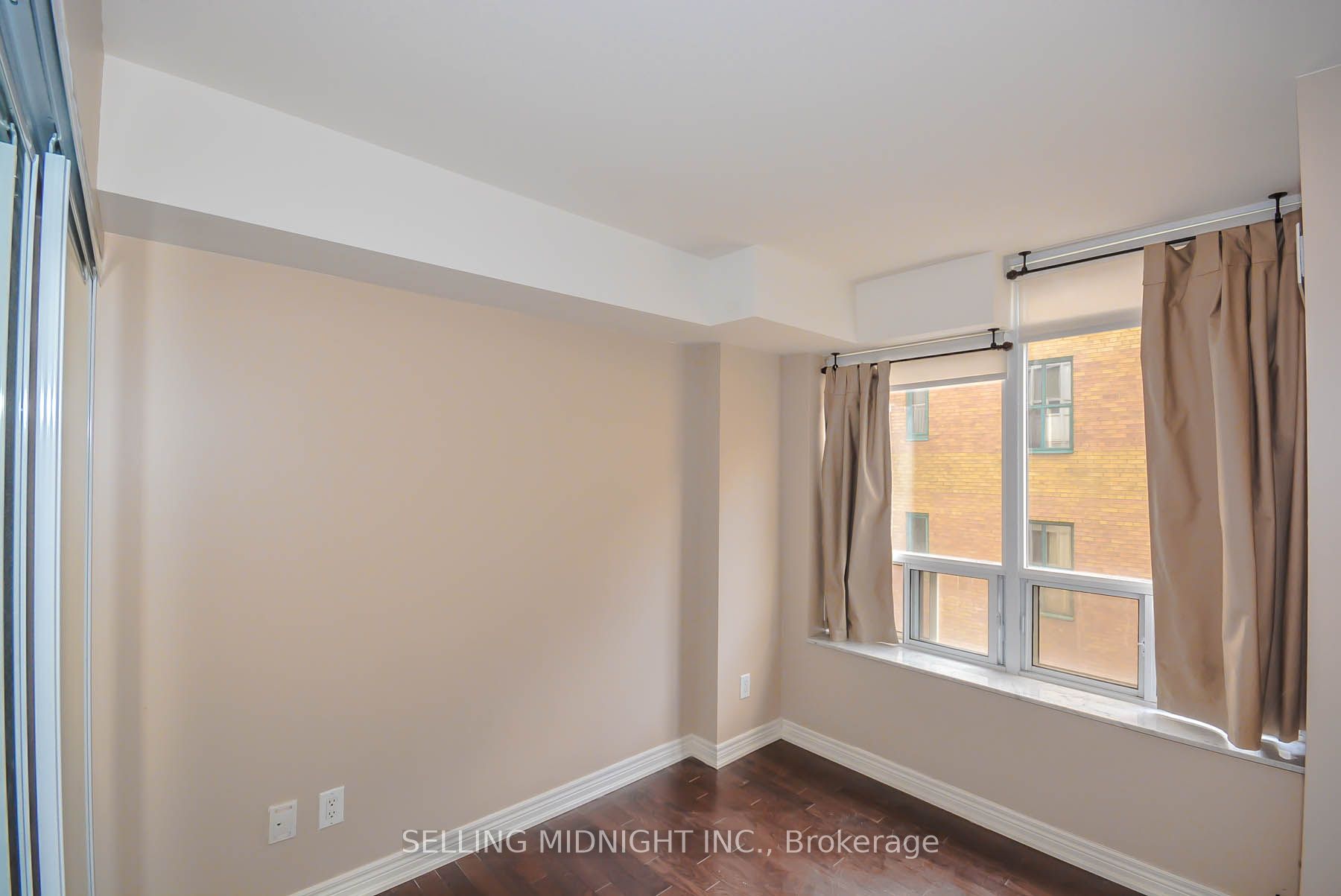 60 St Clair Avenue W 502 Property Photo 22