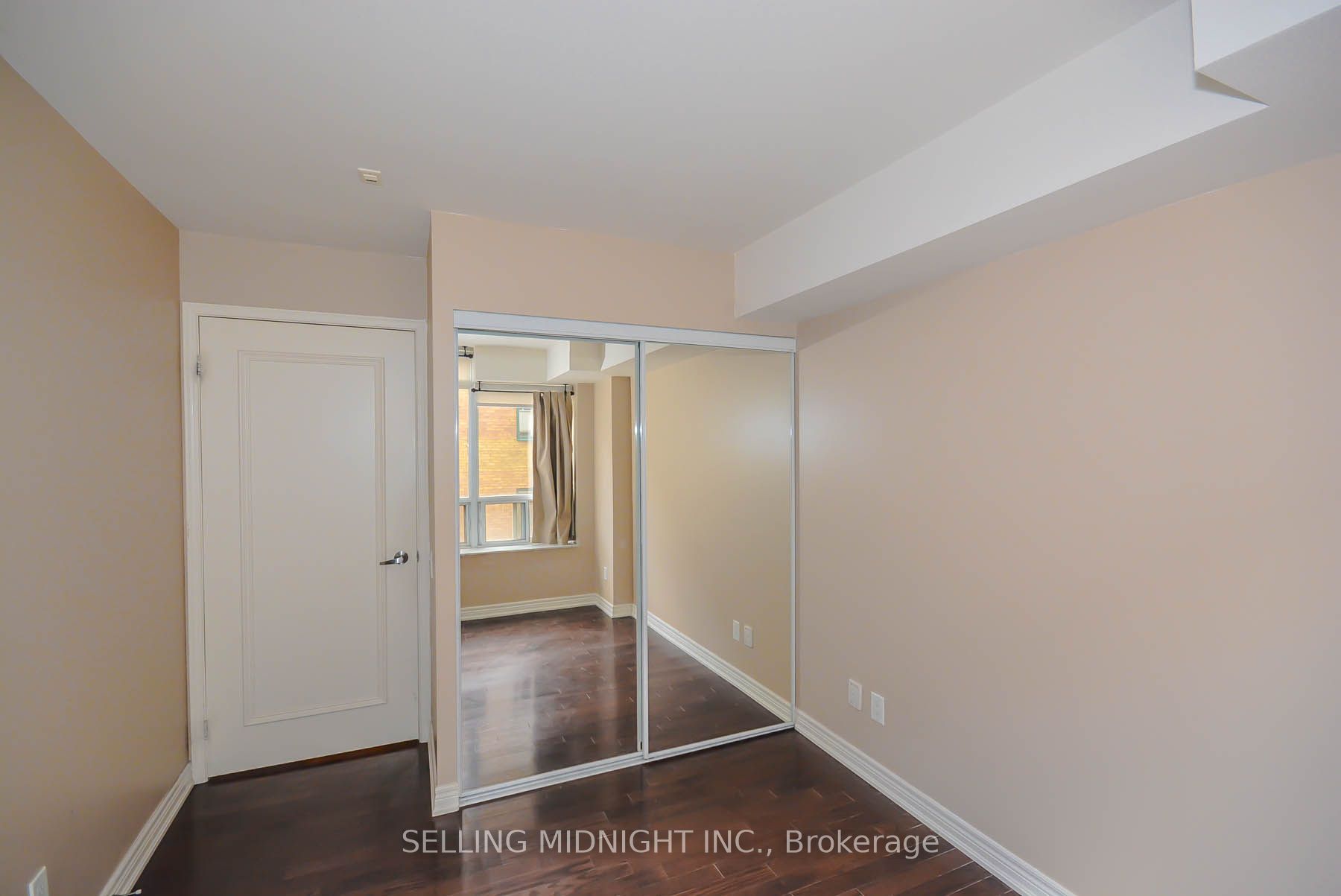 60 St Clair Avenue W 502 Property Photo 25