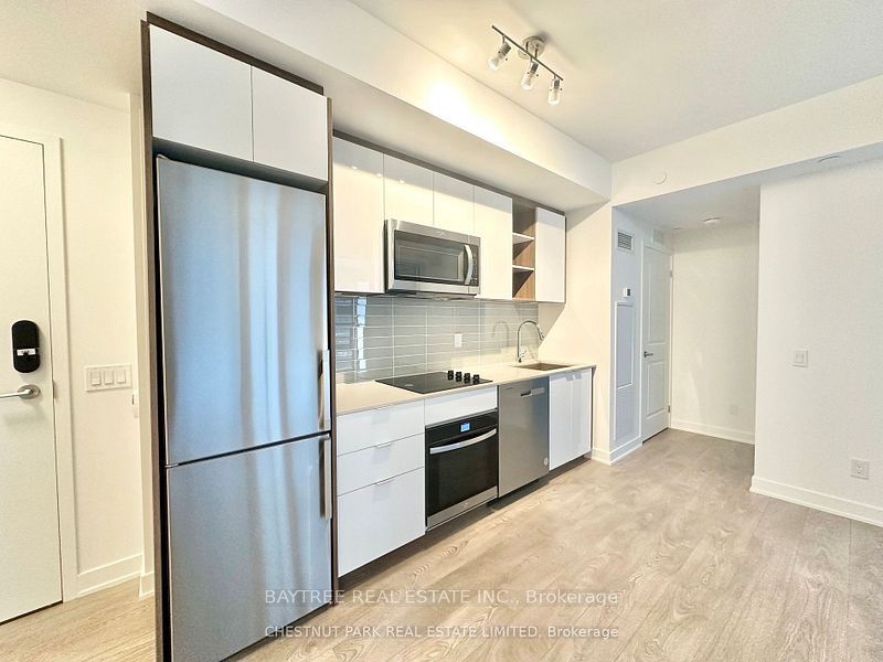 543 Richmond Street W 722 Property Photo 3