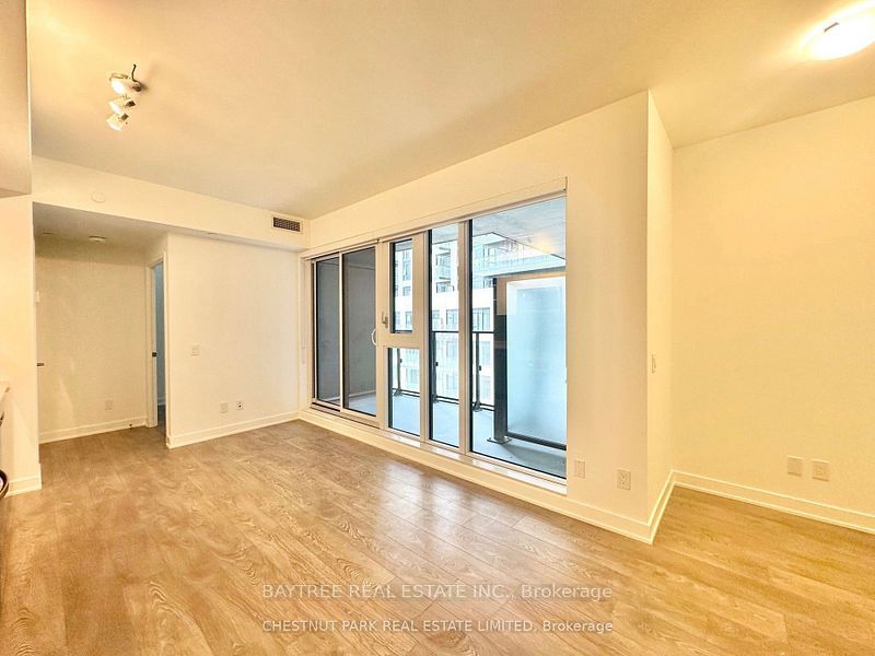 543 Richmond Street W 722 Property Photo 5