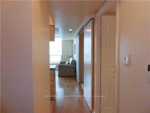 230 Queens Quay 527 Property Photo 4