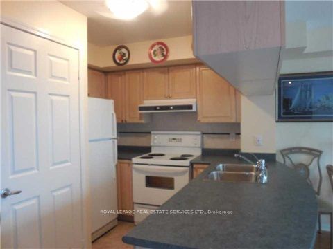 230 Queens Quay 527 Property Photo 6