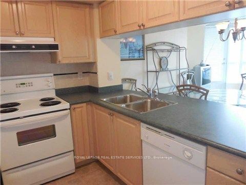 230 Queens Quay 527 Property Photo 7