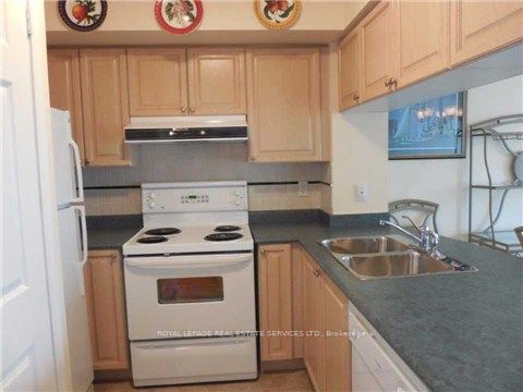 230 Queens Quay 527 Property Photo 8