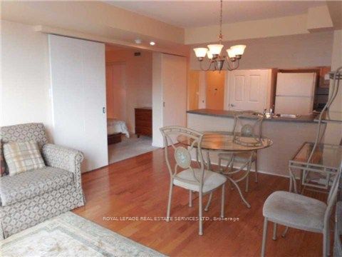 230 Queens Quay 527 Property Photo 11