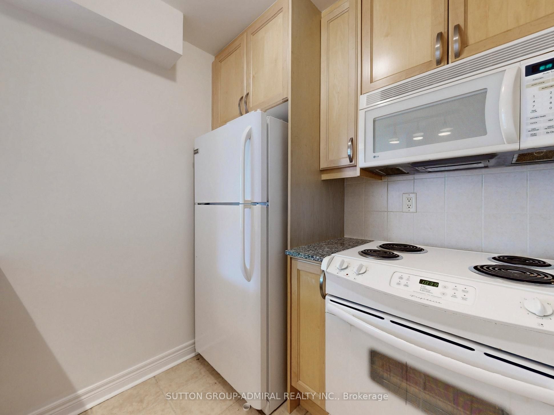 100 Hayden Street 812 Property Photo 13