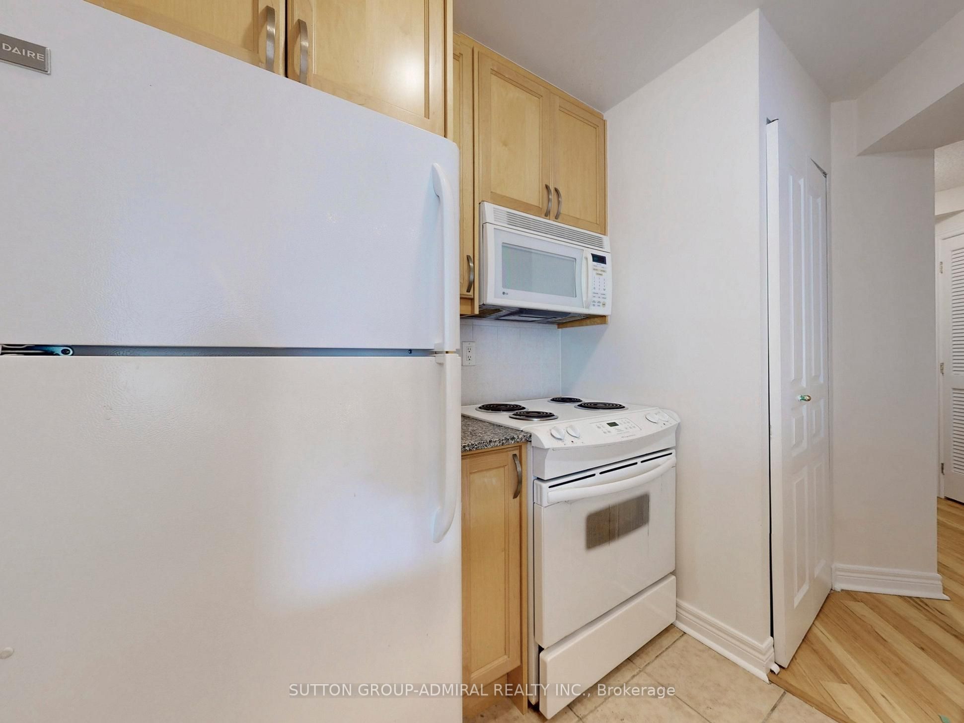 100 Hayden Street 812 Property Photo 14