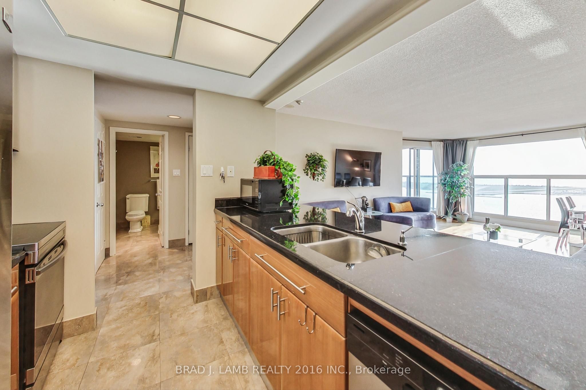 99 Harbour Square 2911 Property Photo 4