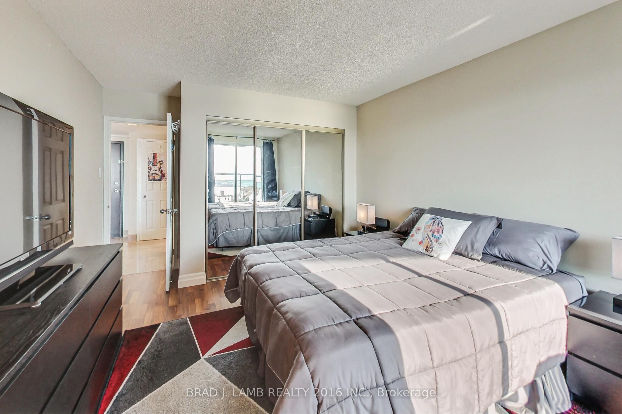 99 Harbour Square 2911 Property Photo 7