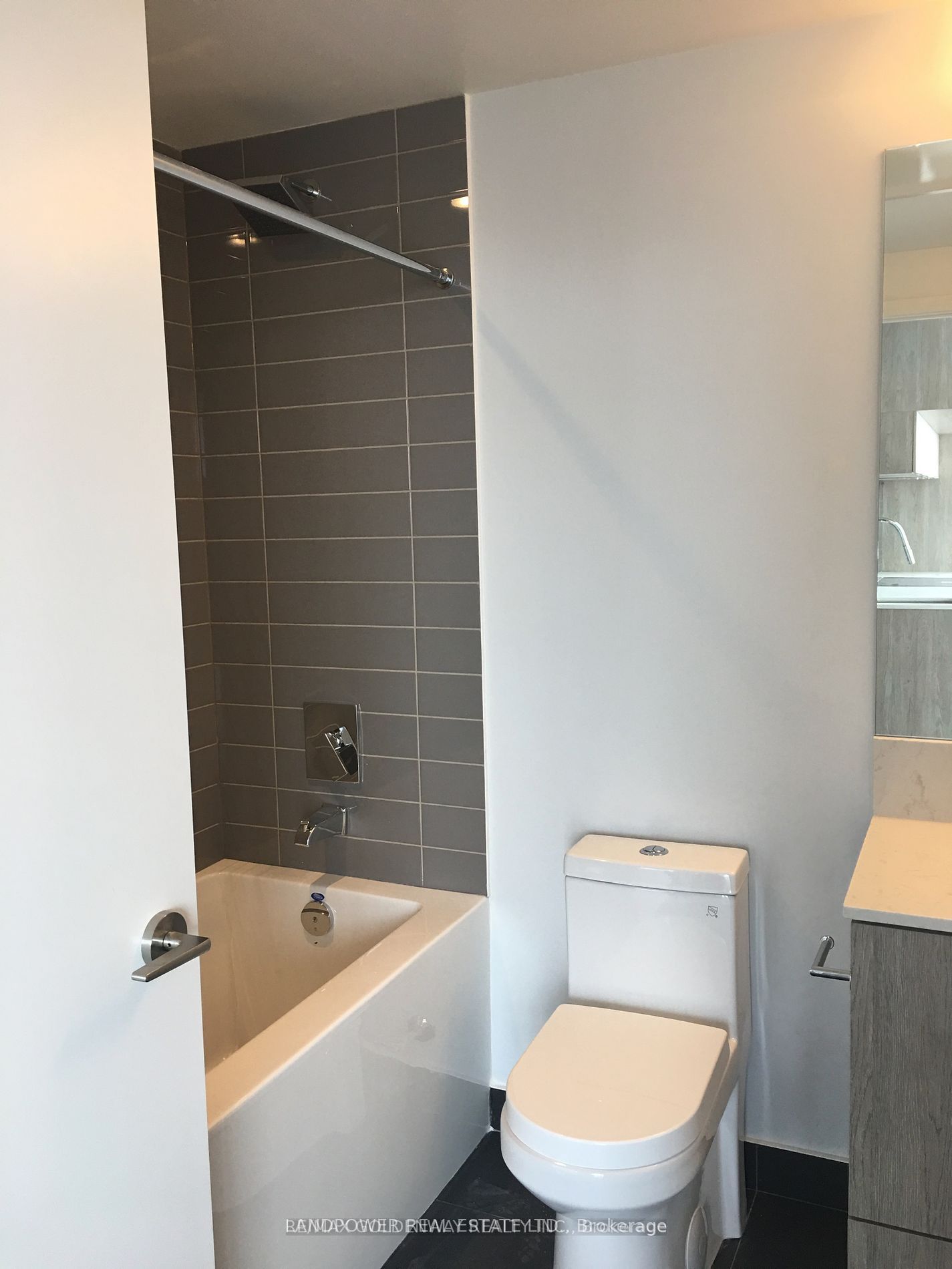 181 Dundas Street E 4910 Property Photo 7