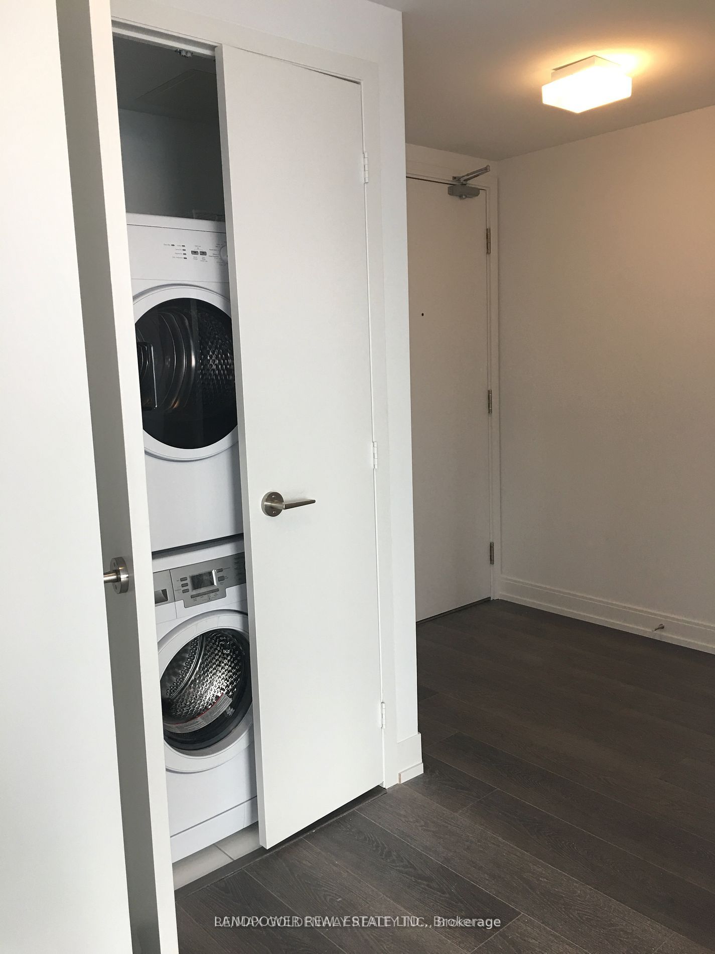 181 Dundas Street E 4910 Property Photo 9