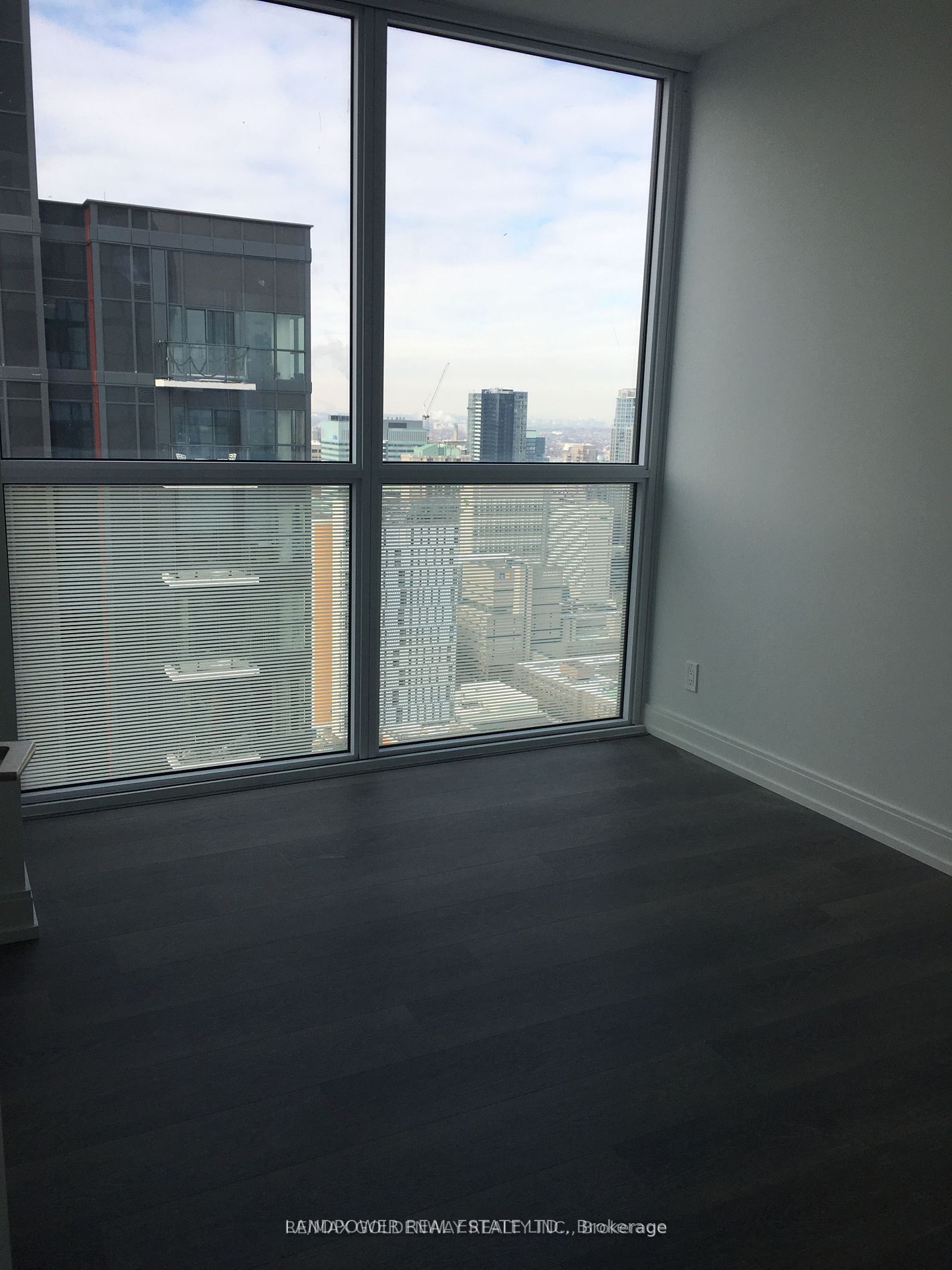181 Dundas Street E 4910 Property Photo 10