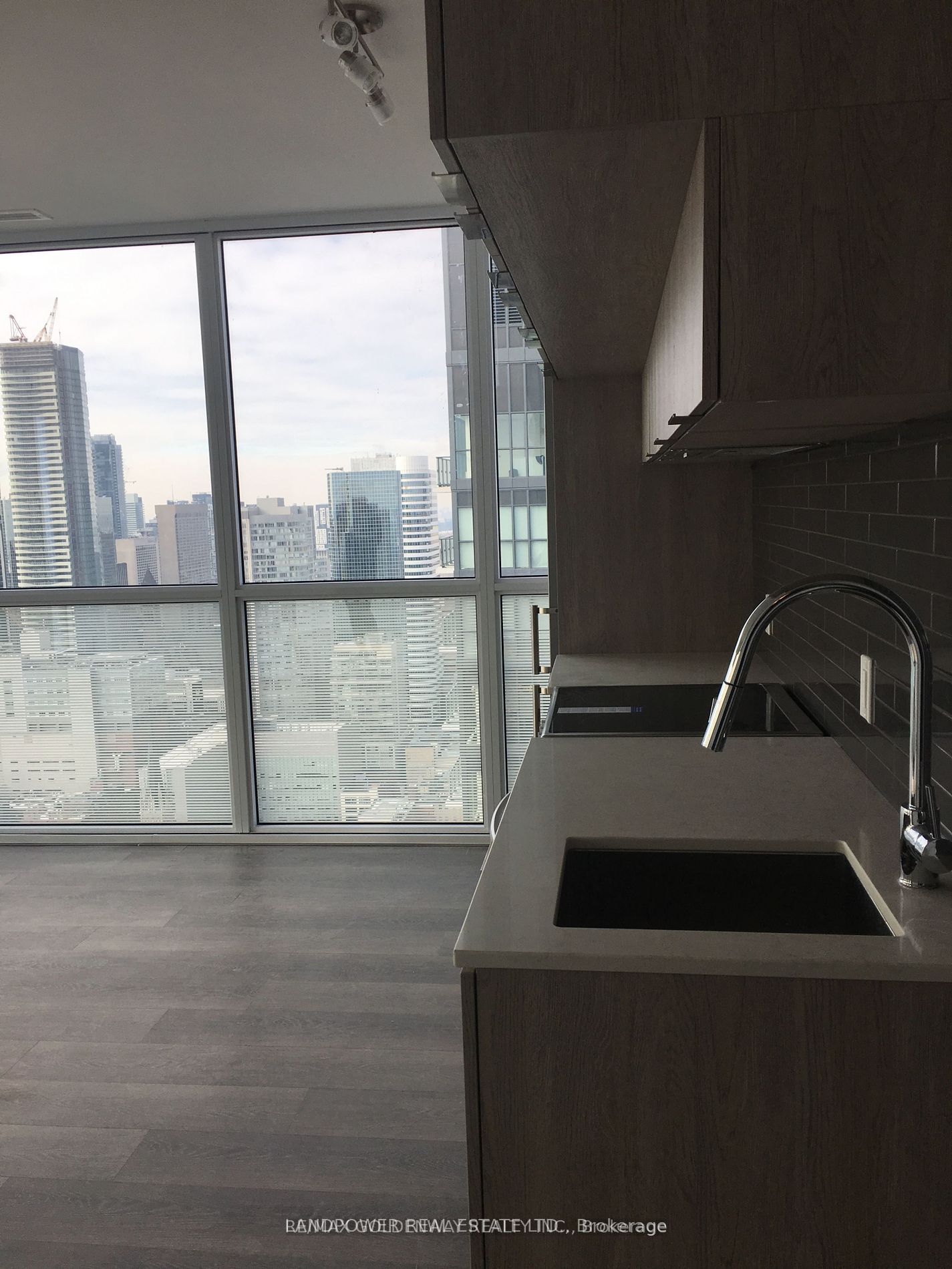 181 Dundas Street E 4910 Property Photo 13