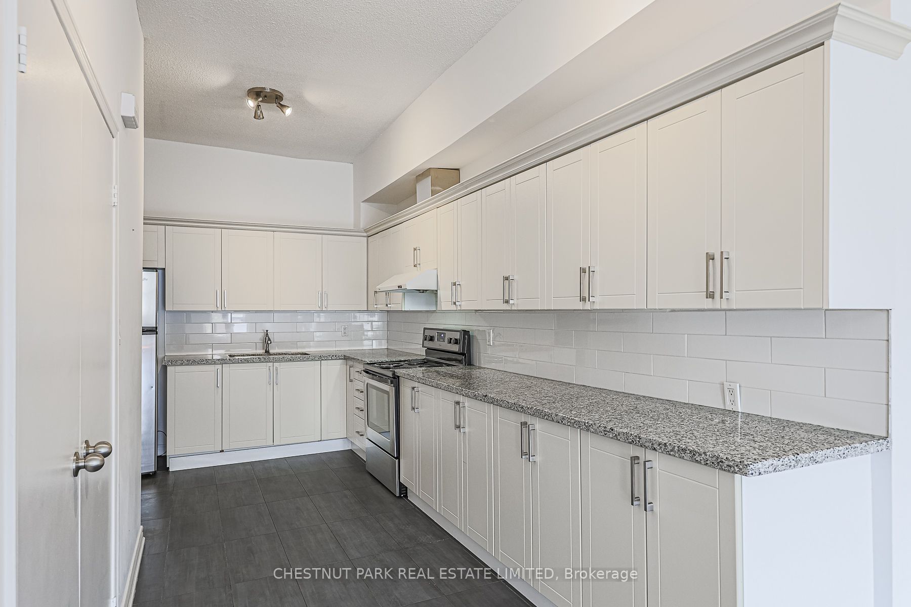 650a Queen Street W #1 Property Photo 10
