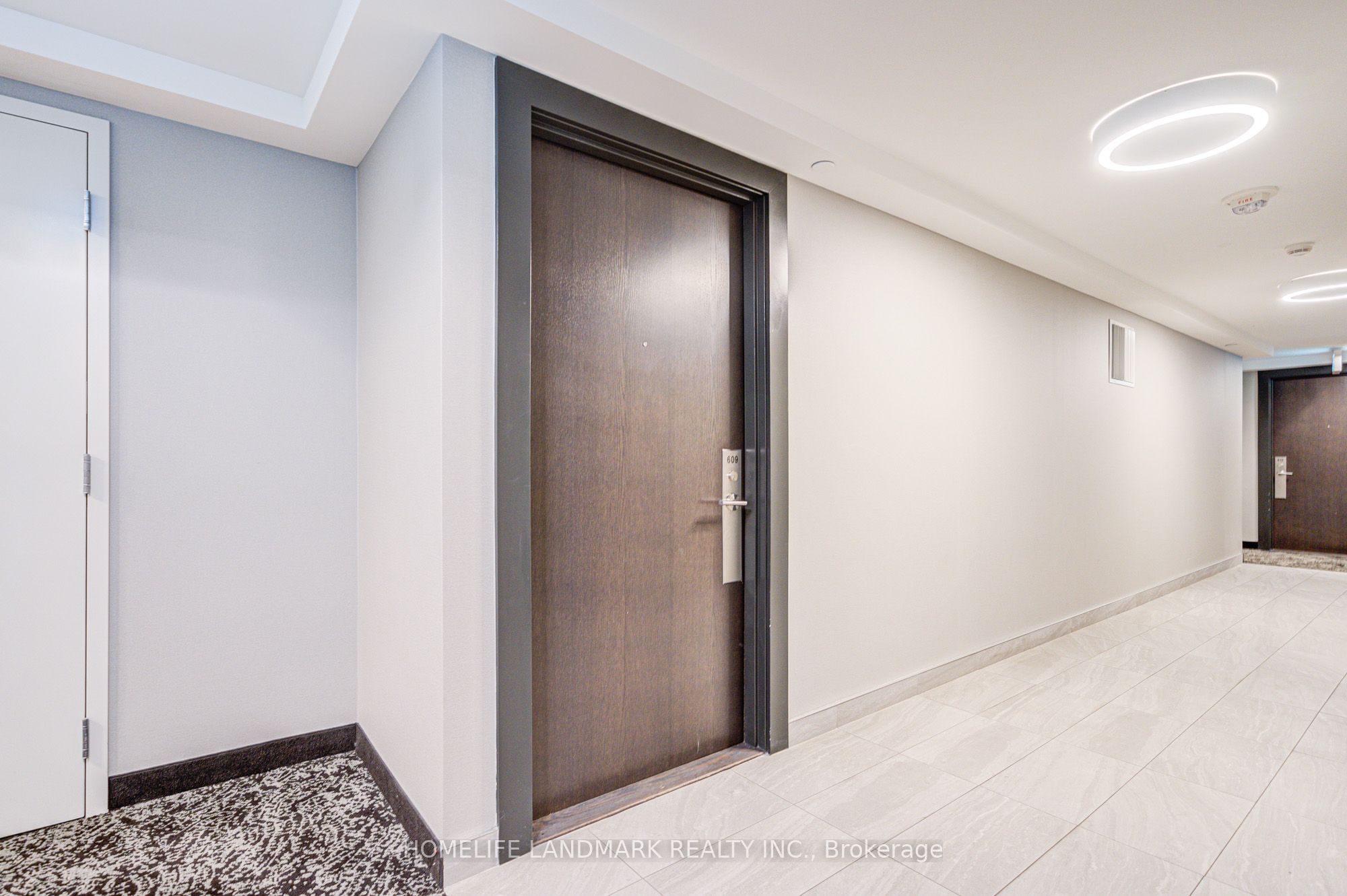 219 Dundas Street E 609 Property Photo 8