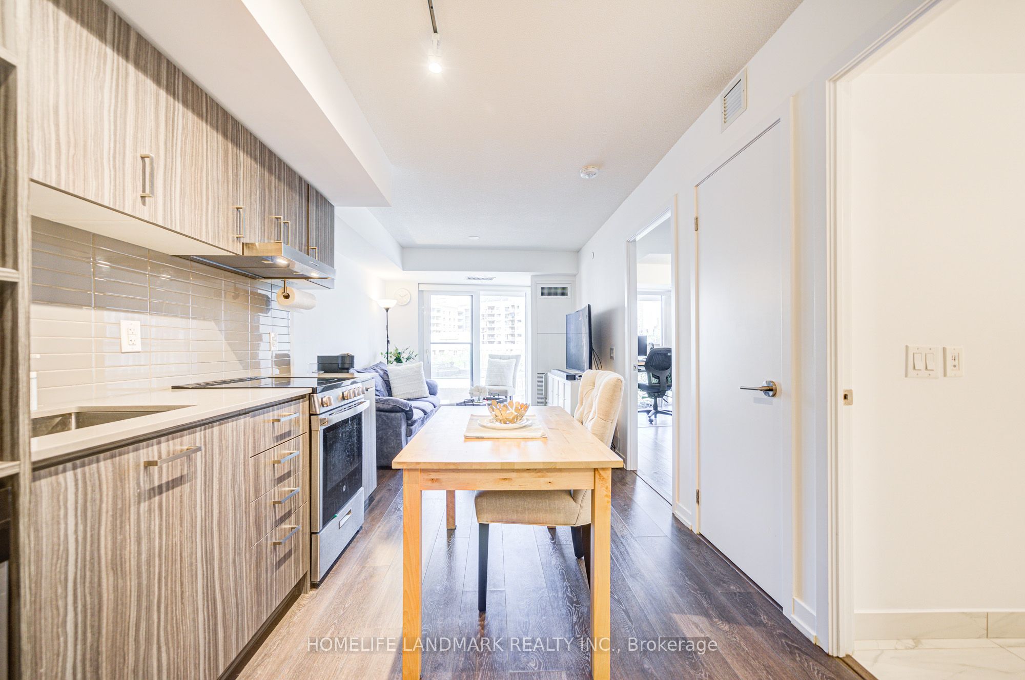 219 Dundas Street E 609 Property Photo 16