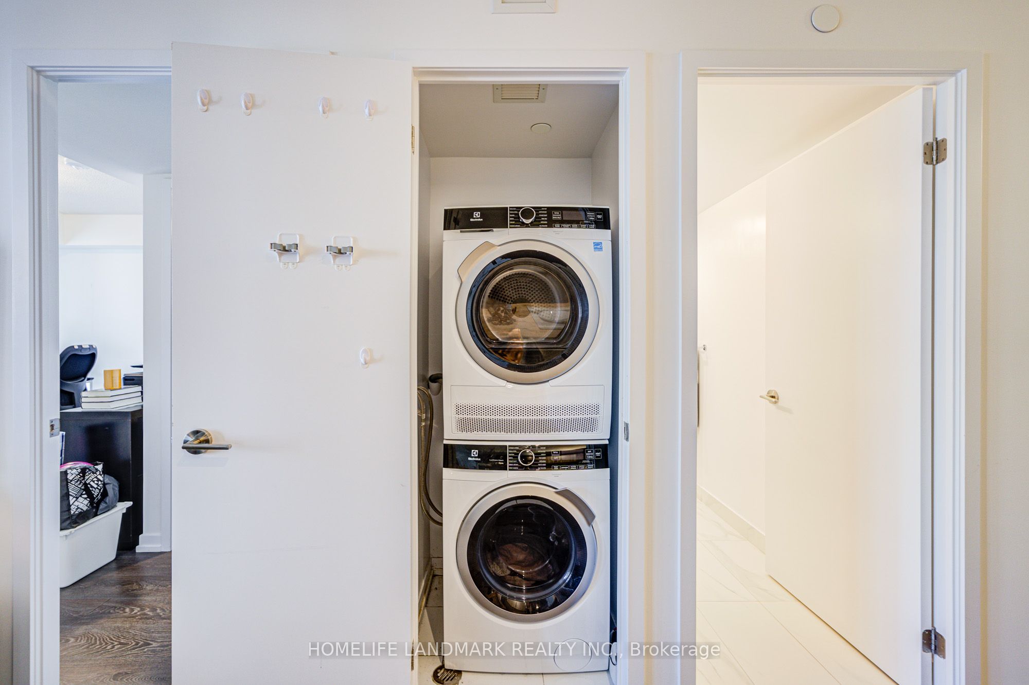 219 Dundas Street E 609 Property Photo 36