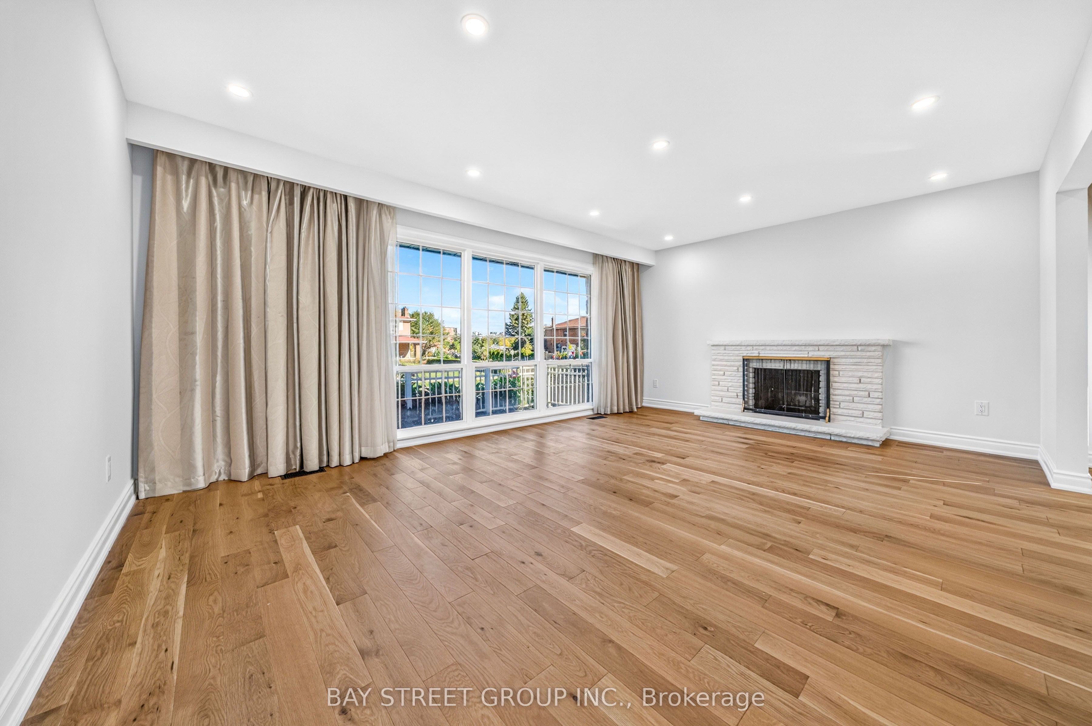 203 Cassandra Boulevard Property Photo 7