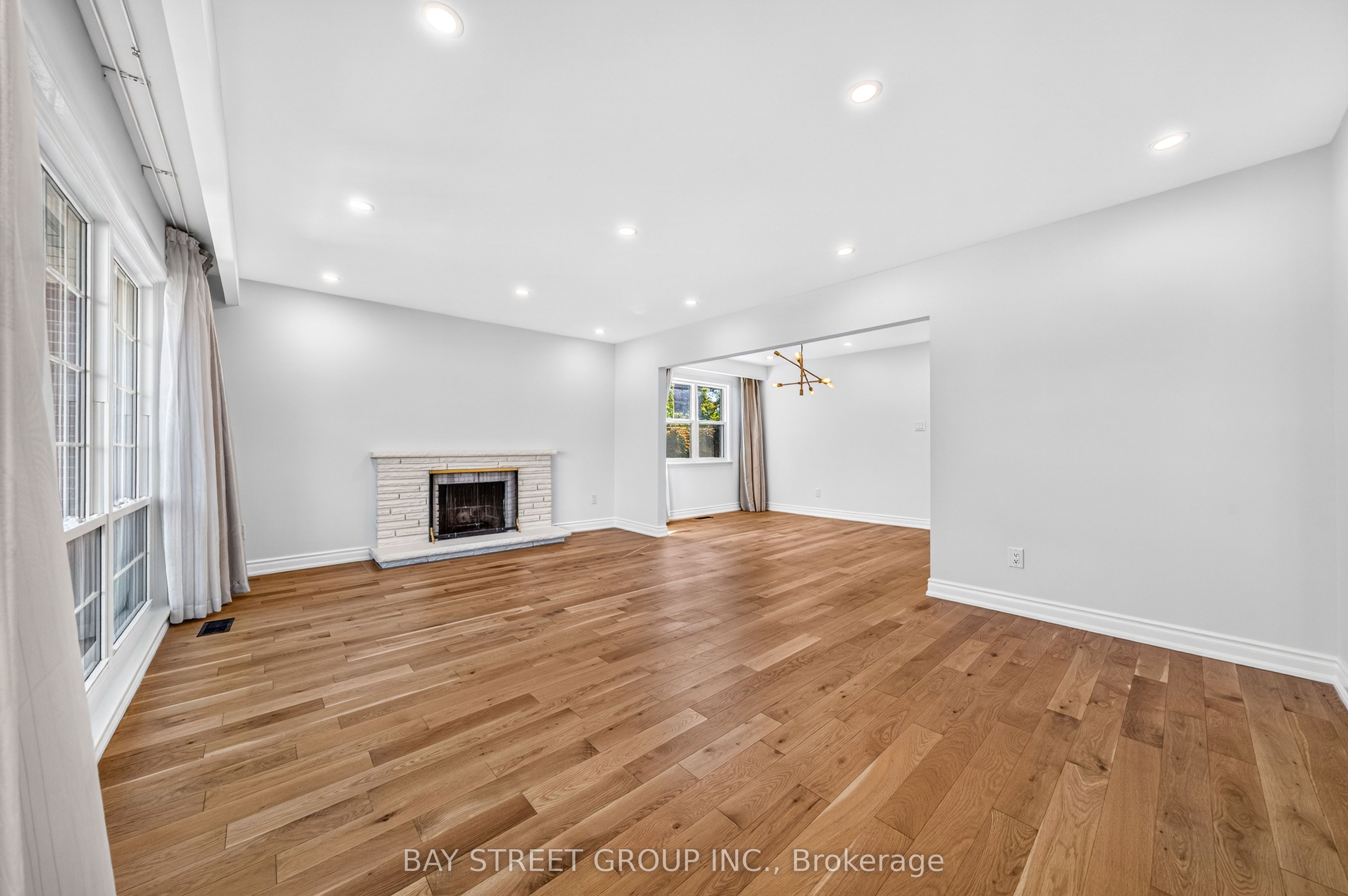 203 Cassandra Boulevard Property Photo 8