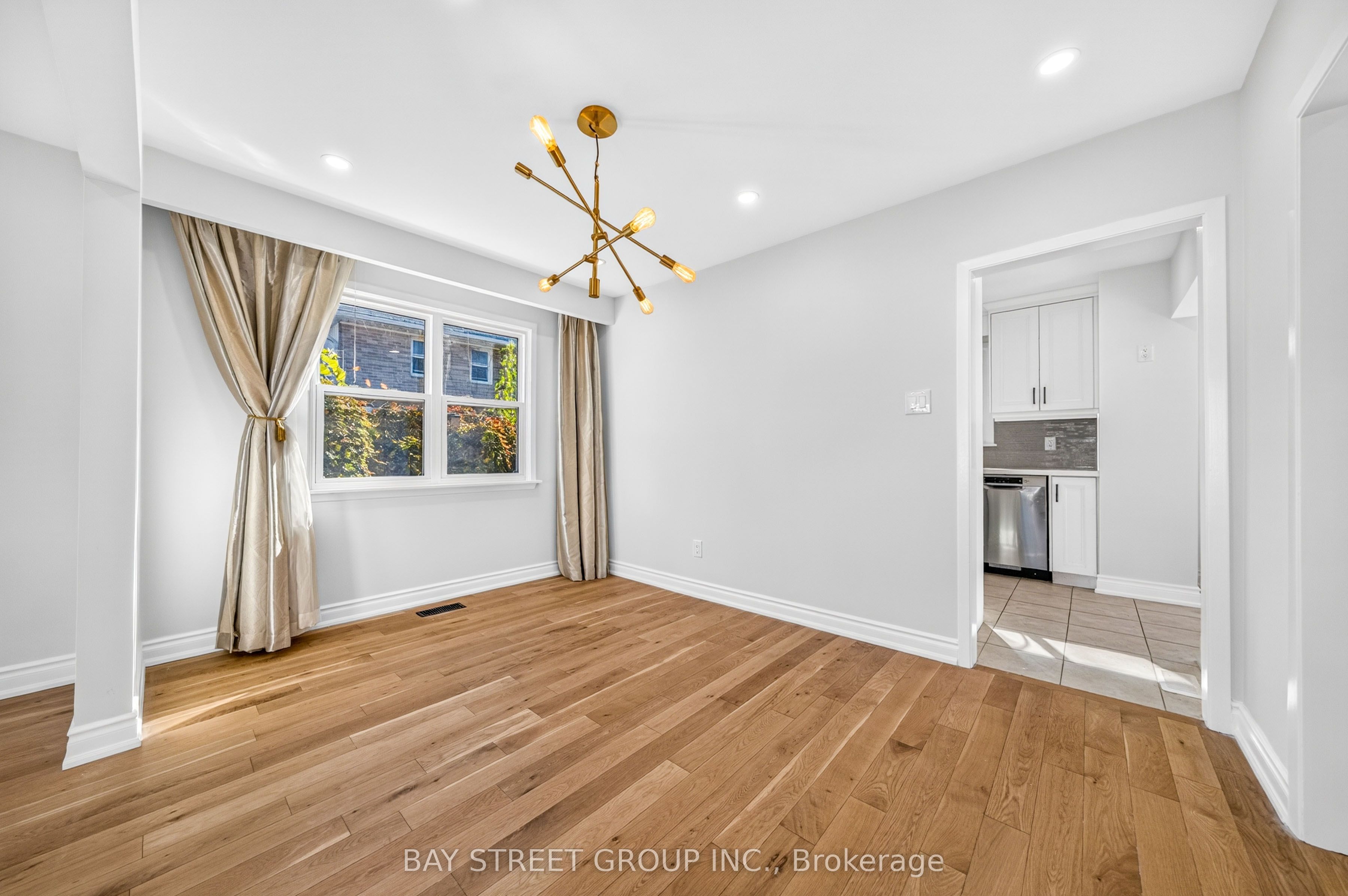 203 Cassandra Boulevard Property Photo 11