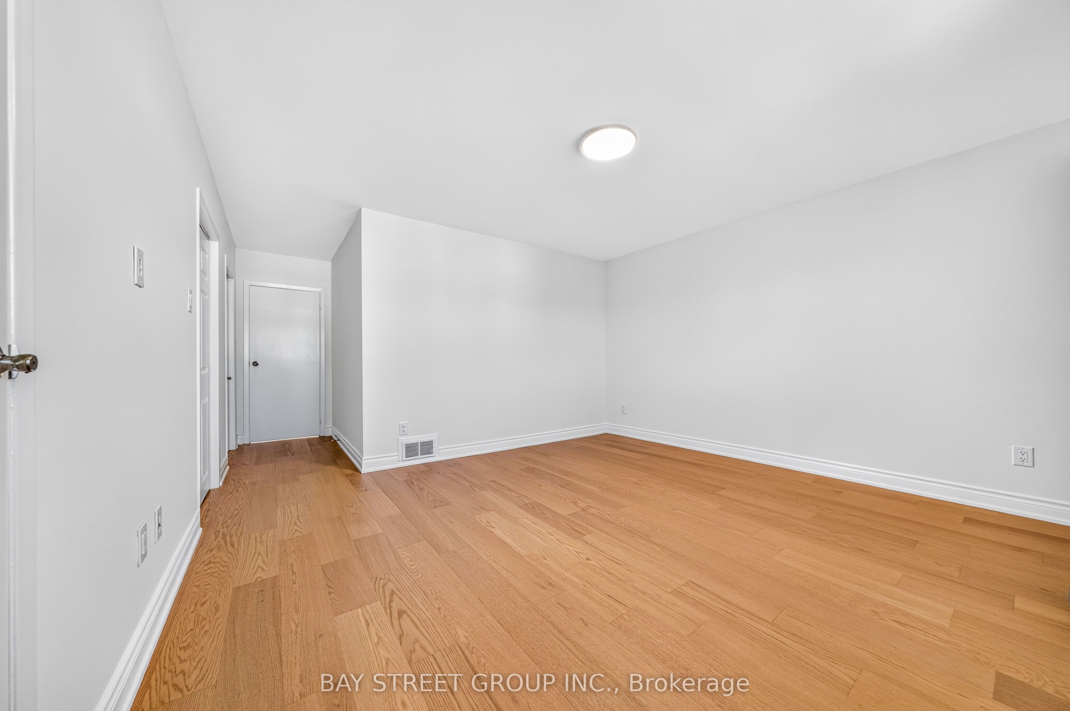 203 Cassandra Boulevard Property Photo 24