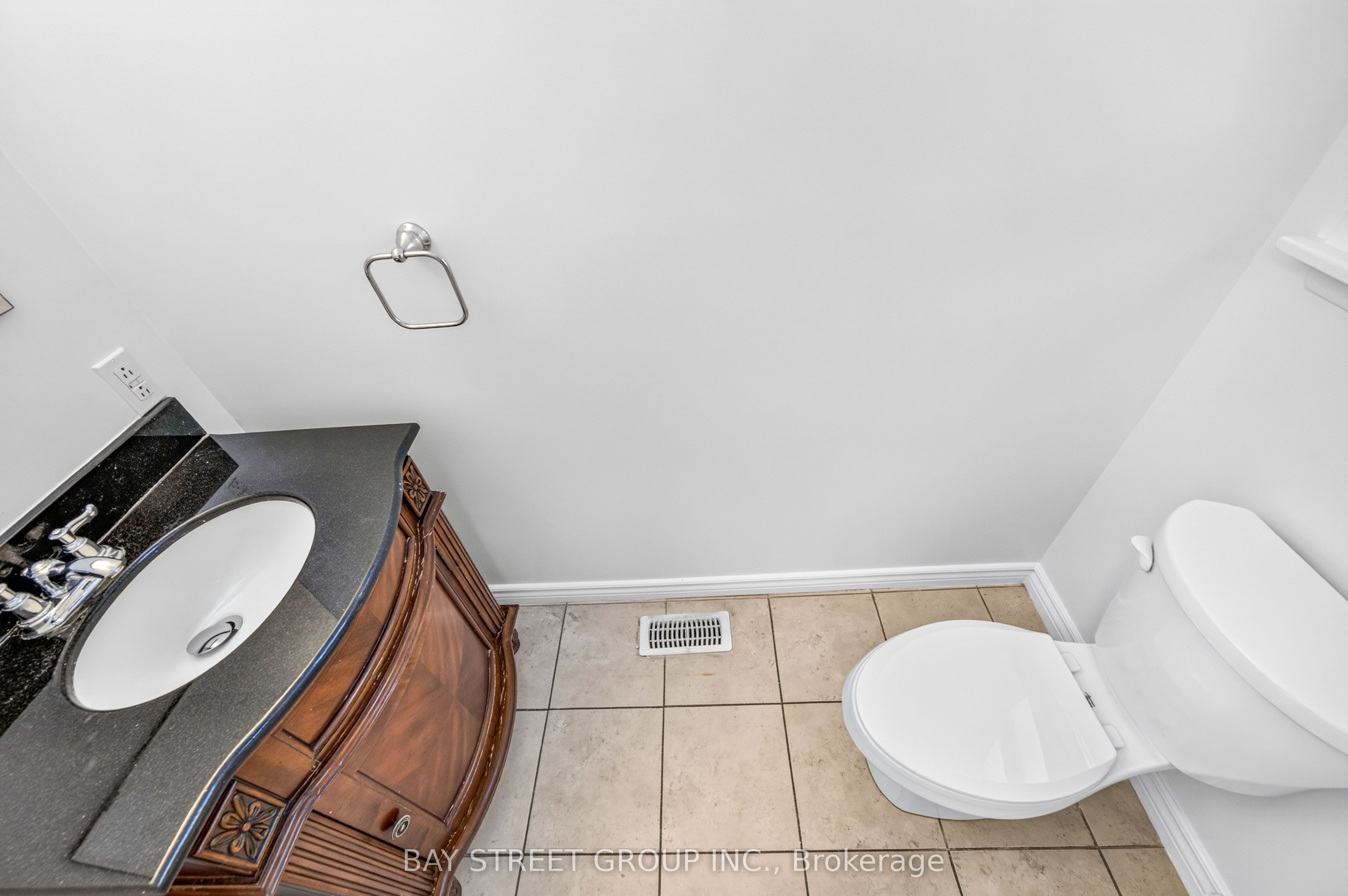 203 Cassandra Boulevard Property Photo 32