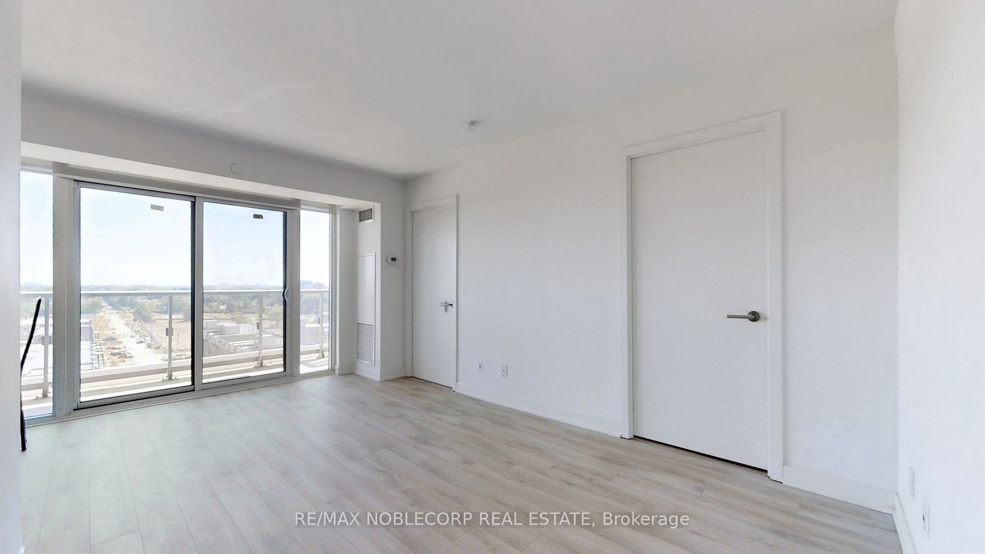 120 Varna Drive 1116 Property Photo 6