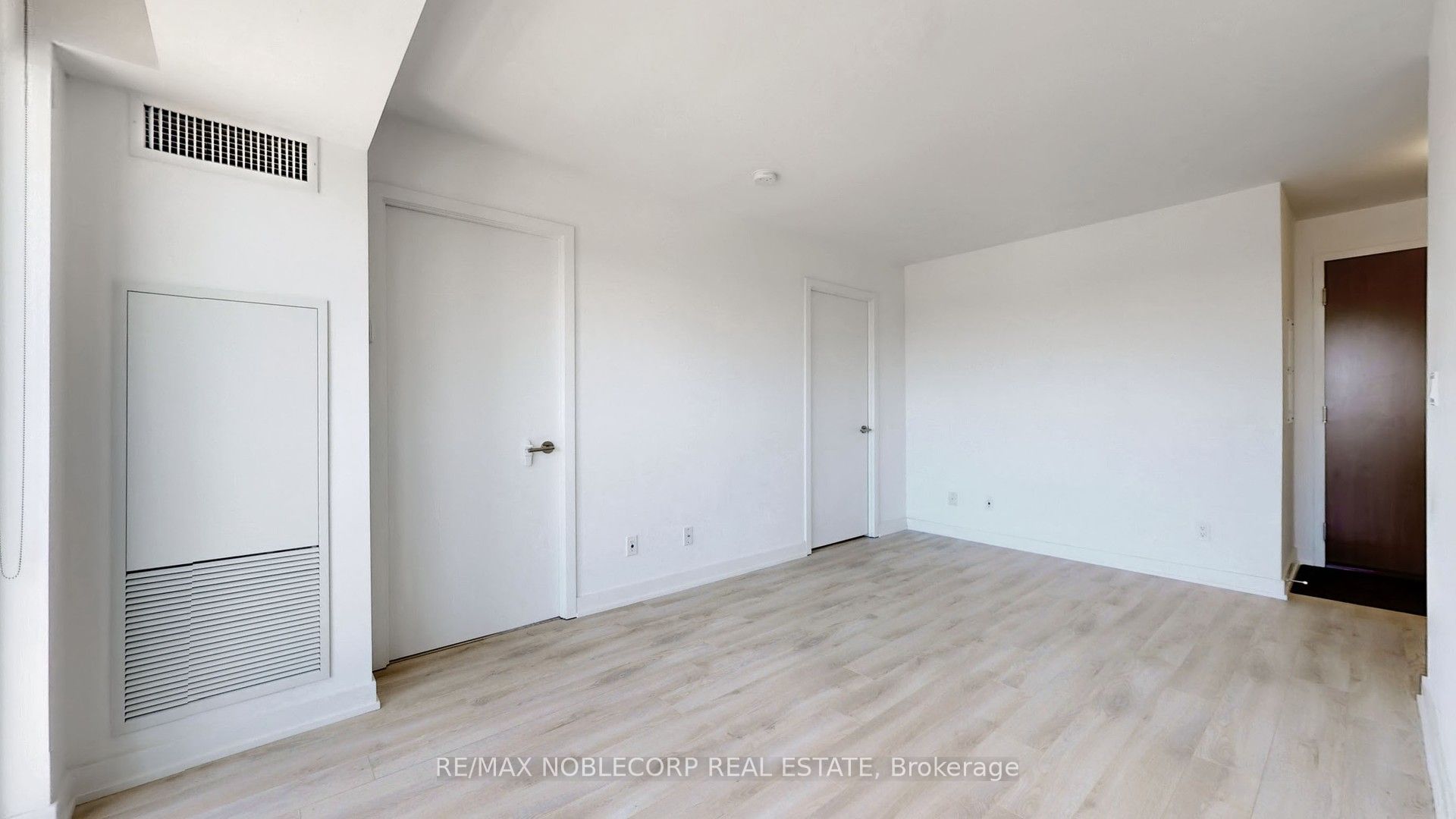 120 Varna Drive 1116 Property Photo 7