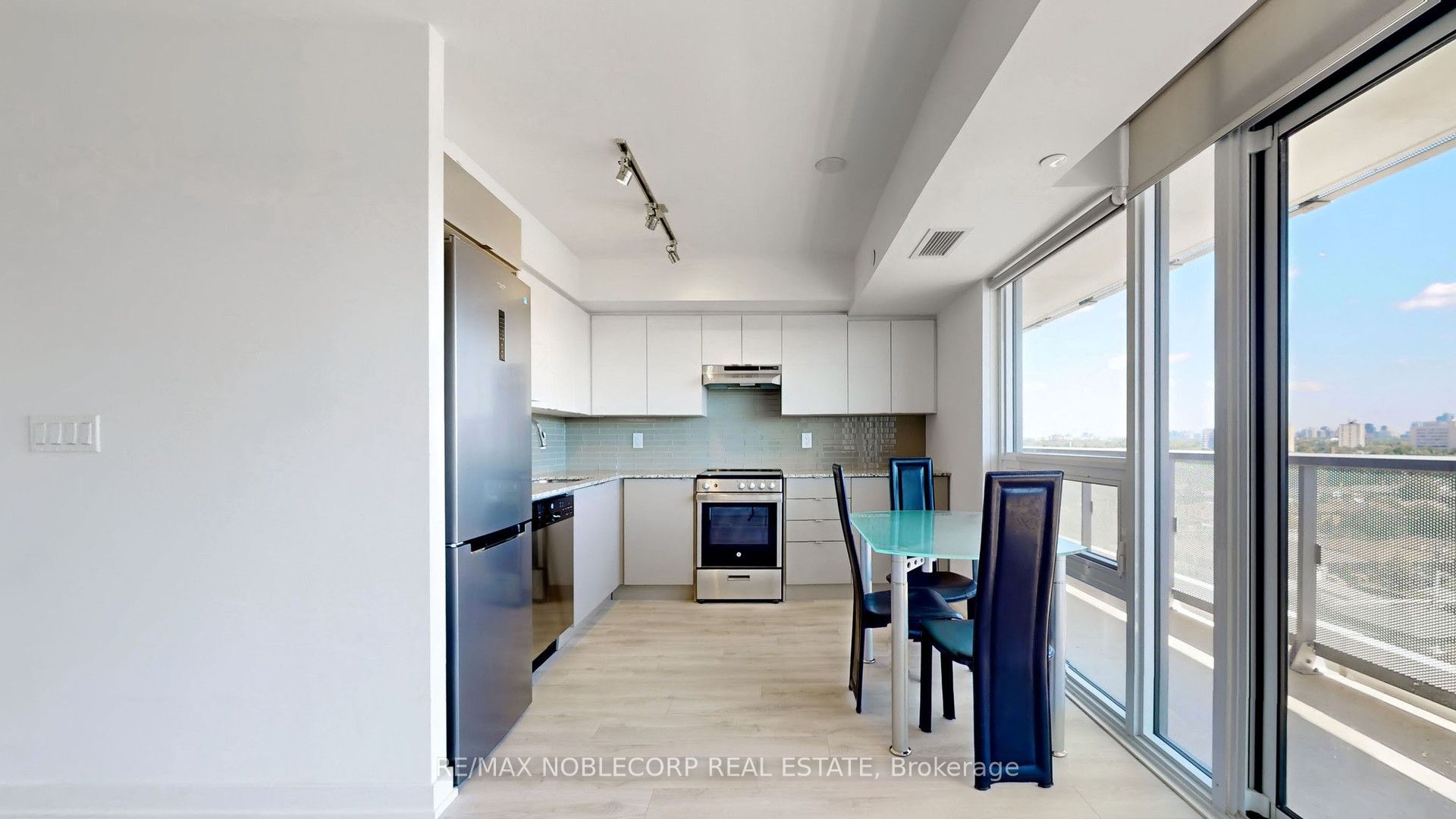 120 Varna Drive 1116 Property Photo 10