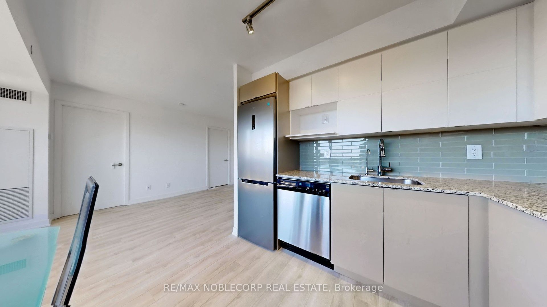 120 Varna Drive 1116 Property Photo 11