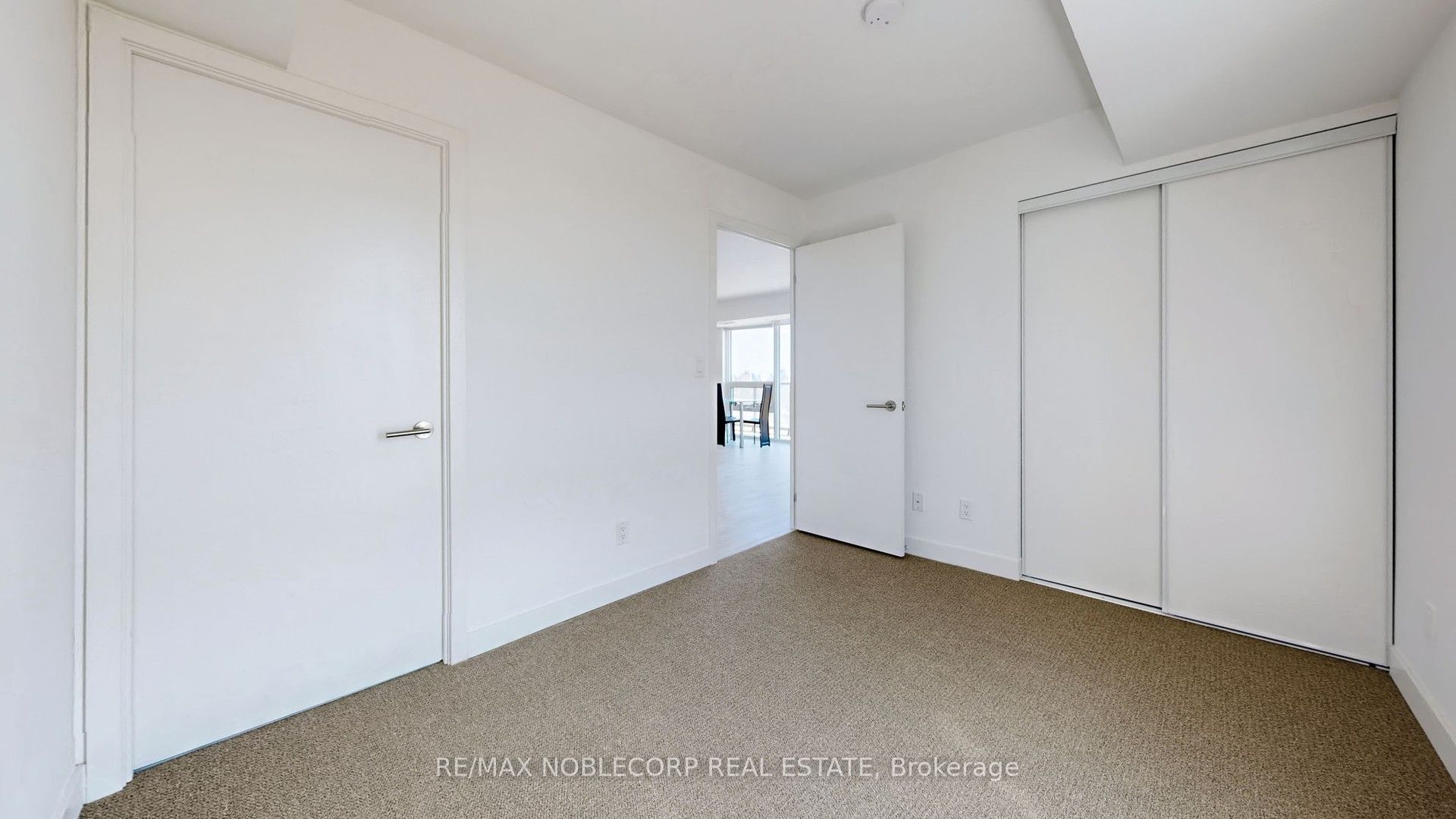 120 Varna Drive 1116 Property Photo 14