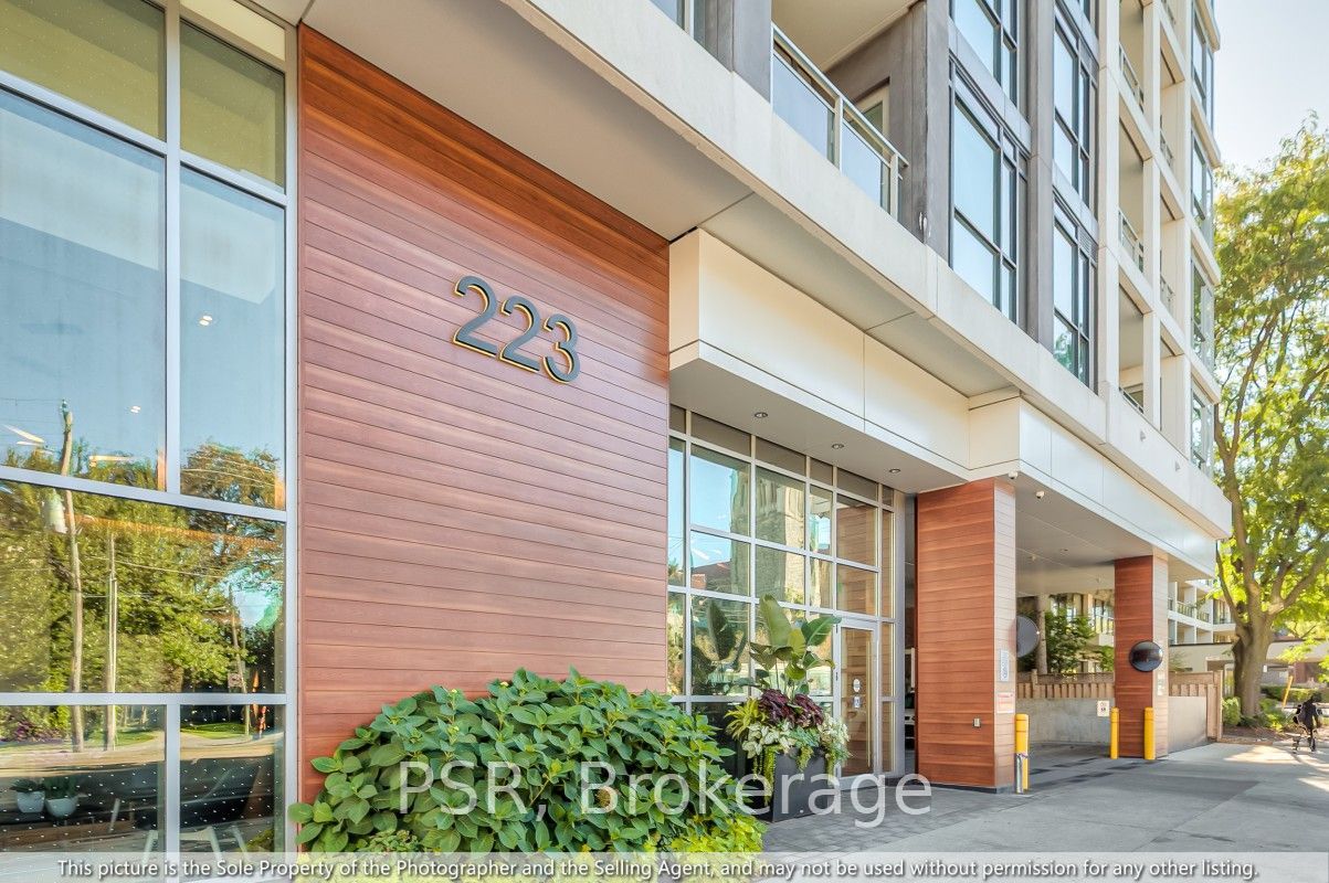 223 St Clair Avenue 605 Property Photo 2