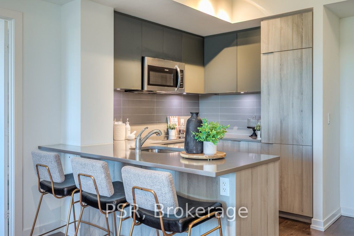 223 St Clair Avenue 605 Property Photo 13