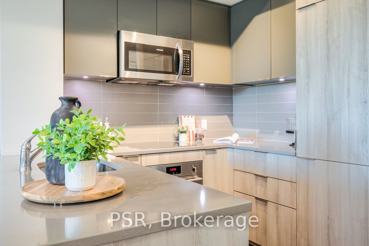 223 St Clair Avenue 605 Property Photo 14