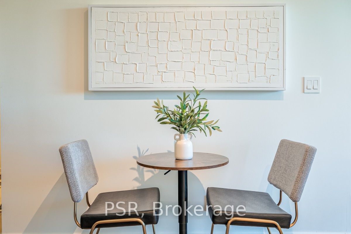223 St Clair Avenue 605 Property Photo 17