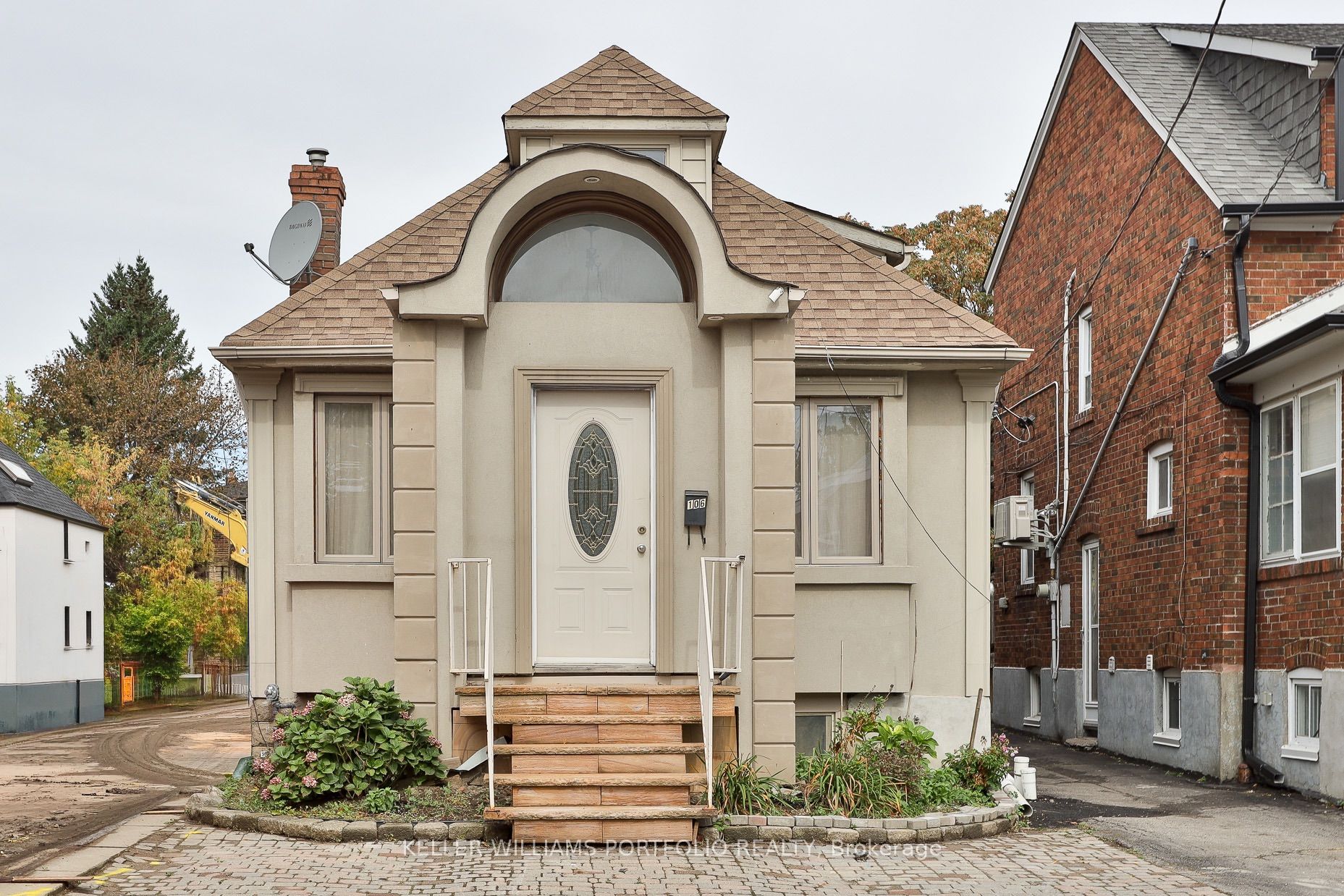 106 Clovelly Avenue Property Photo 1