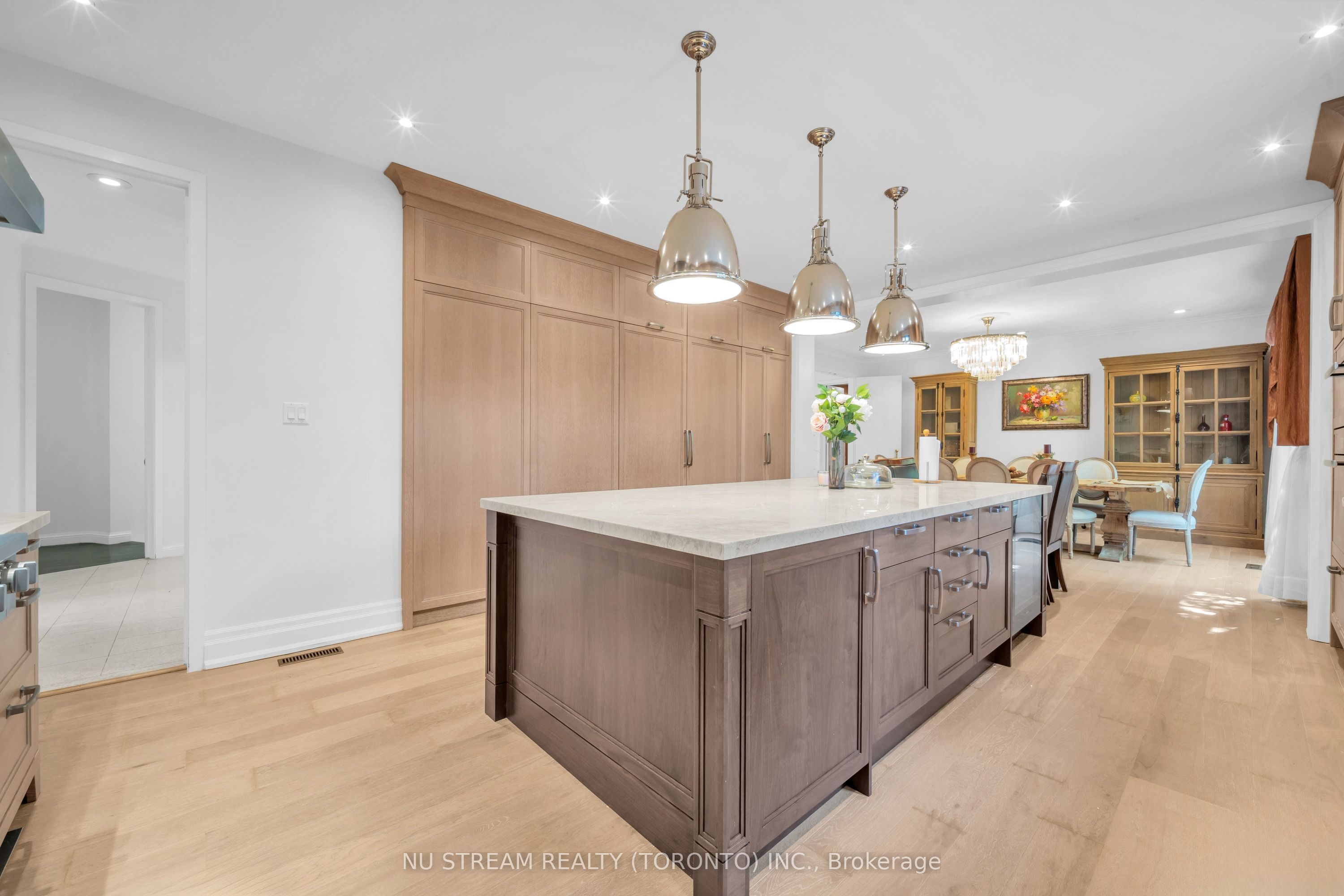 35 Penwood Crescent Property Photo 9
