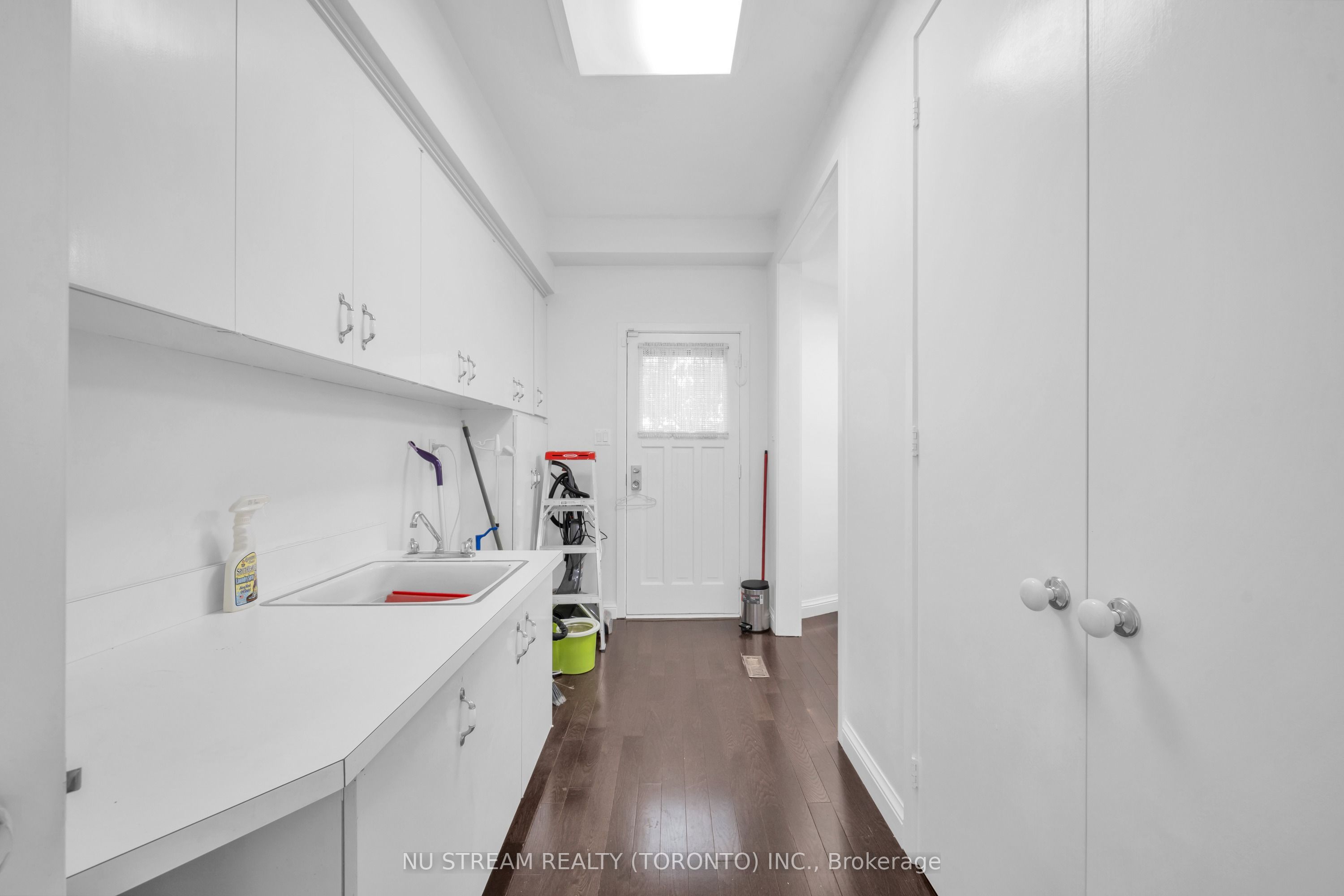 35 Penwood Crescent Property Photo 17