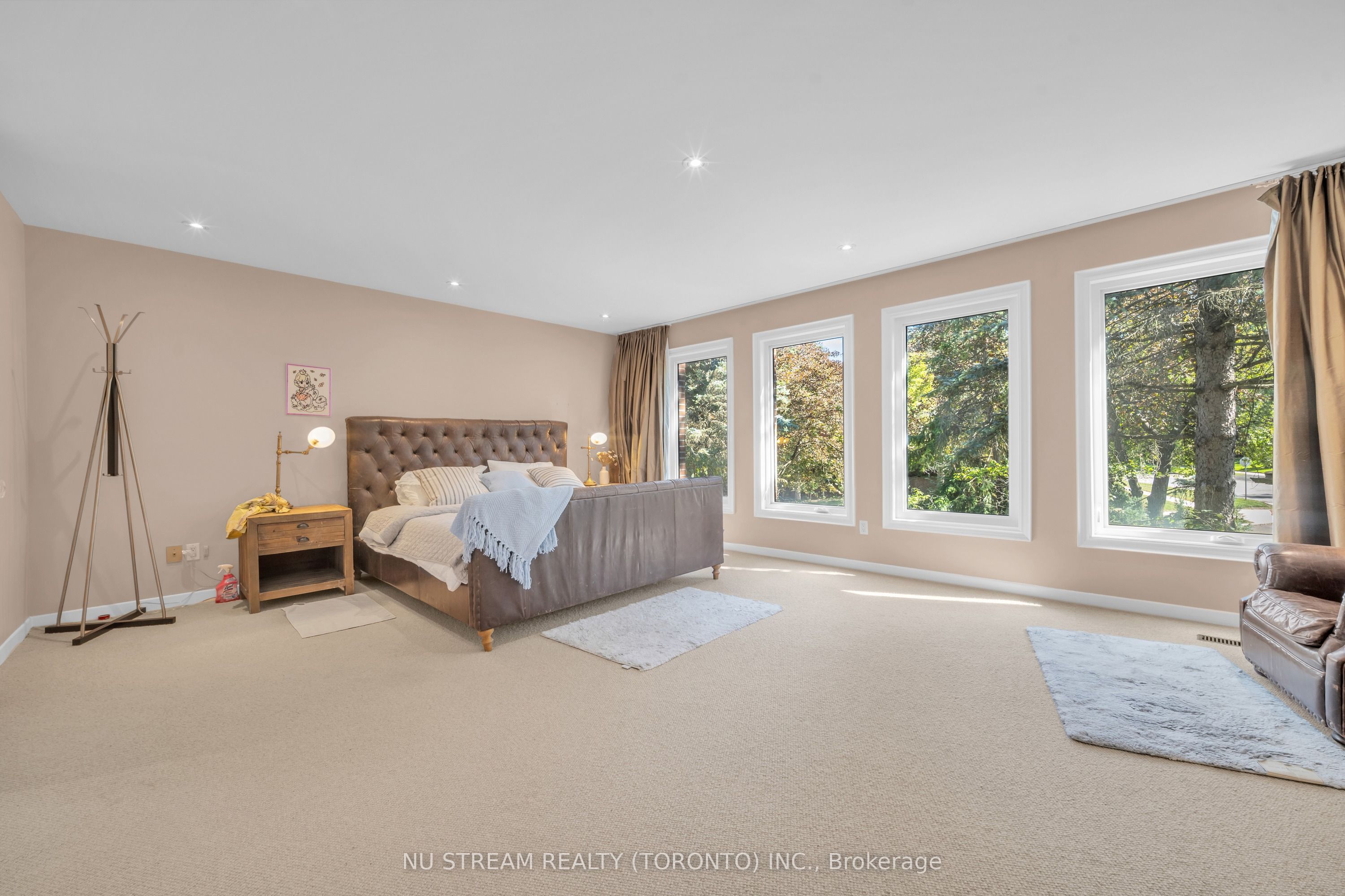 35 Penwood Crescent Property Photo 24