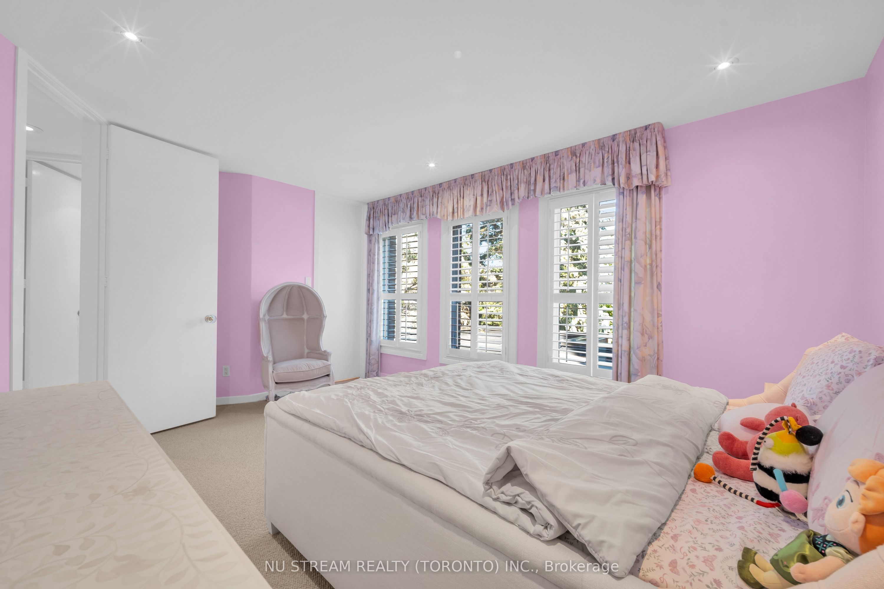 35 Penwood Crescent Property Photo 32