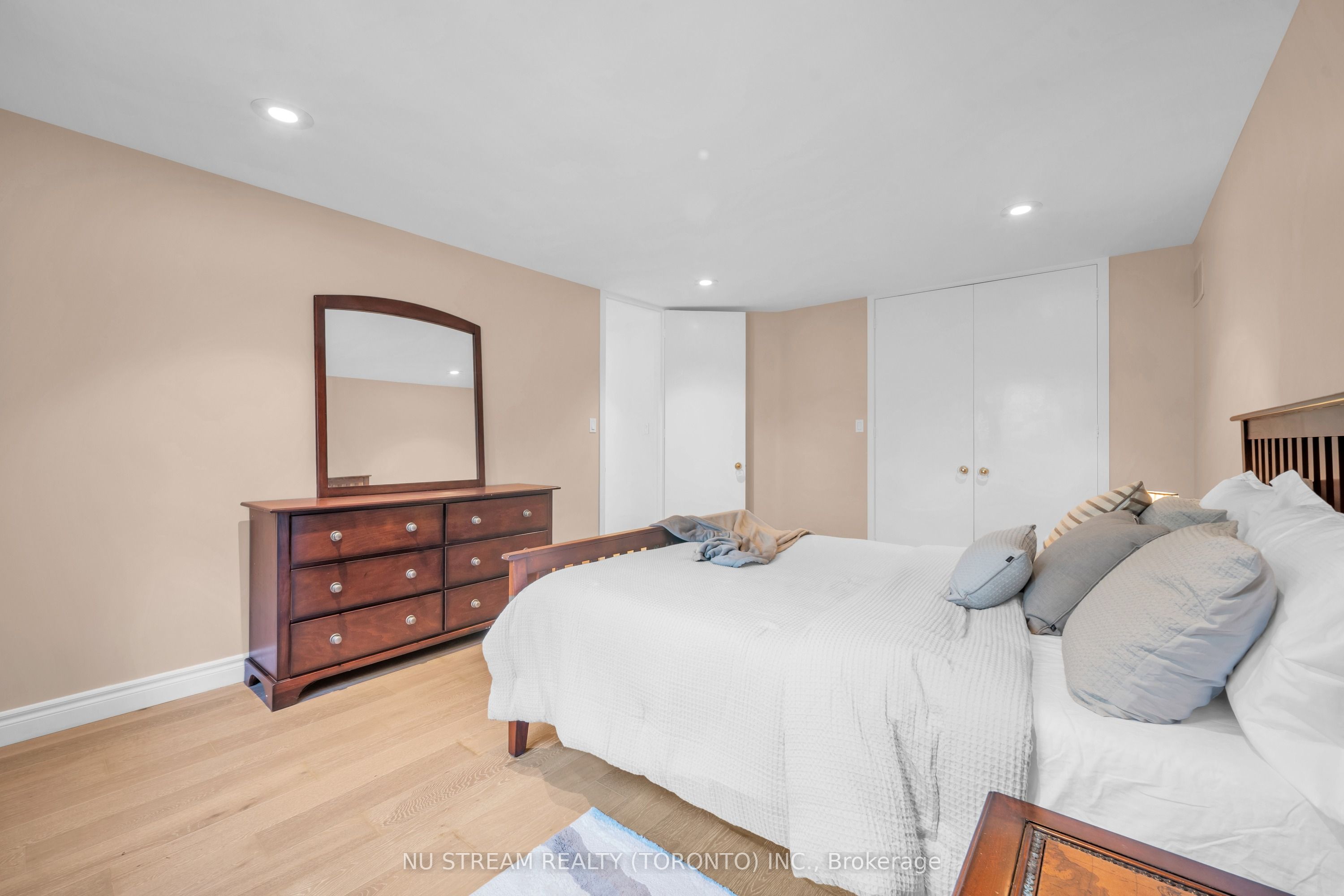 35 Penwood Crescent Property Photo 38