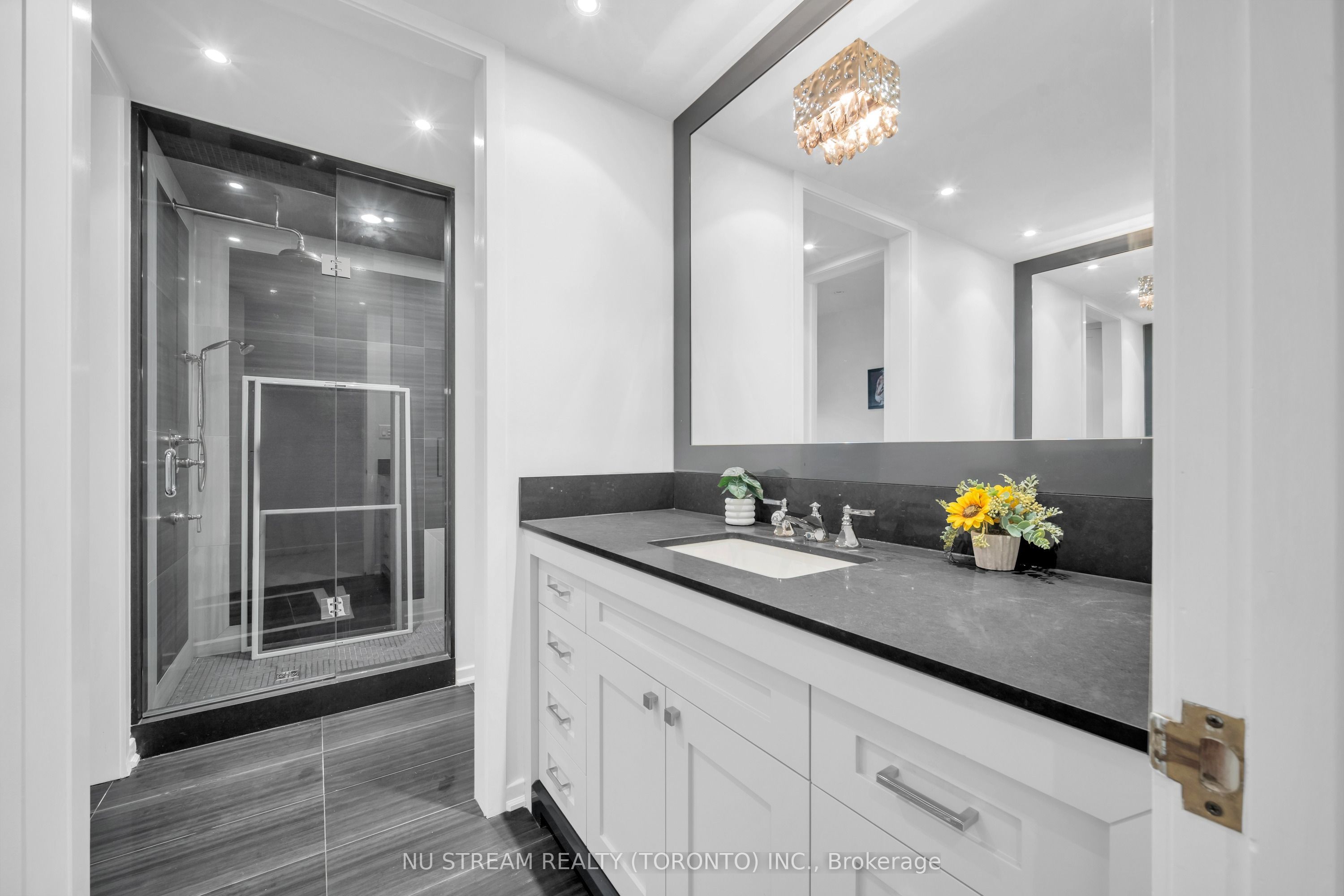 35 Penwood Crescent Property Photo 39