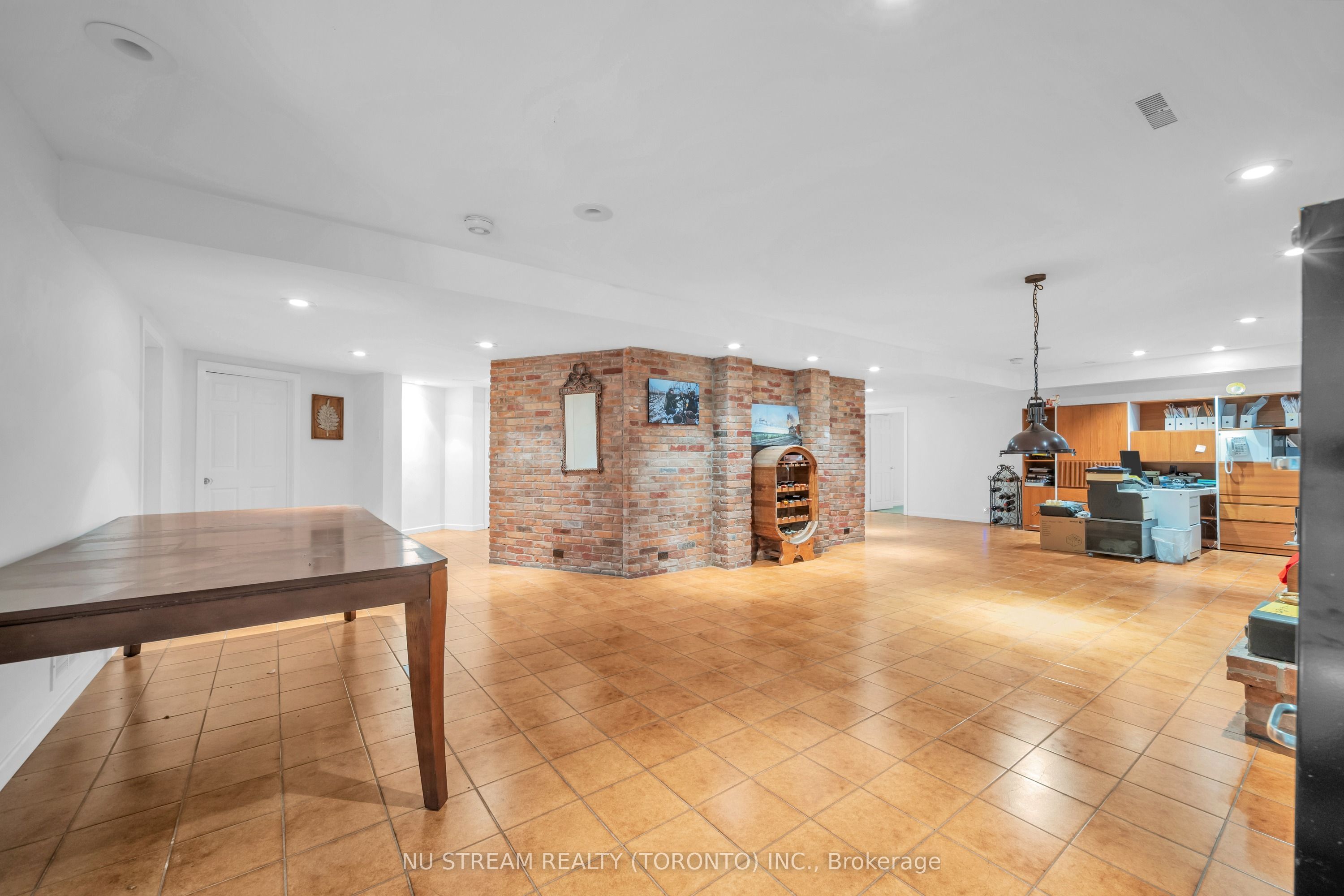 35 Penwood Crescent Property Photo 42
